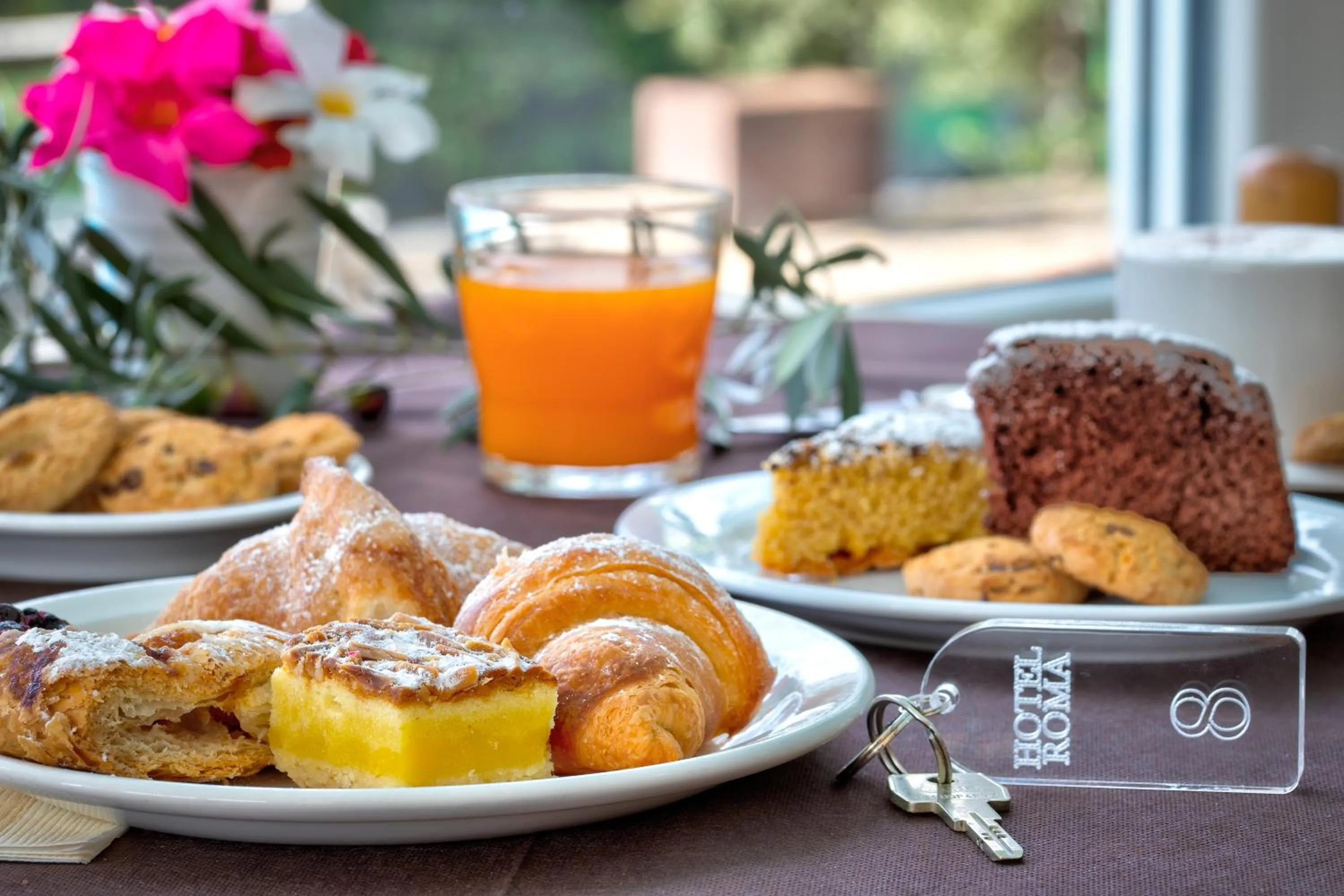 Food and drinks in Hotel Roma