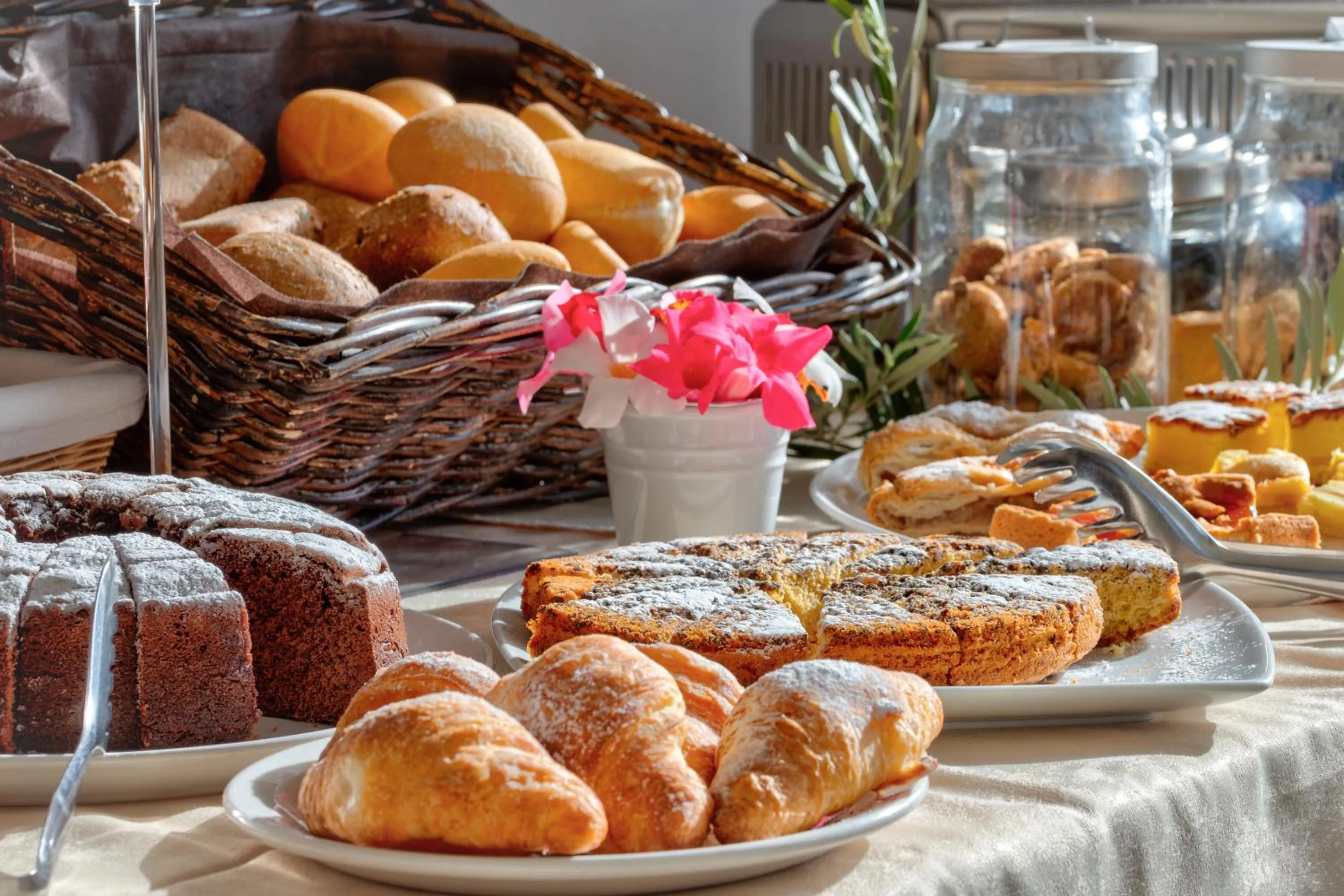 Food and drinks in Hotel Roma