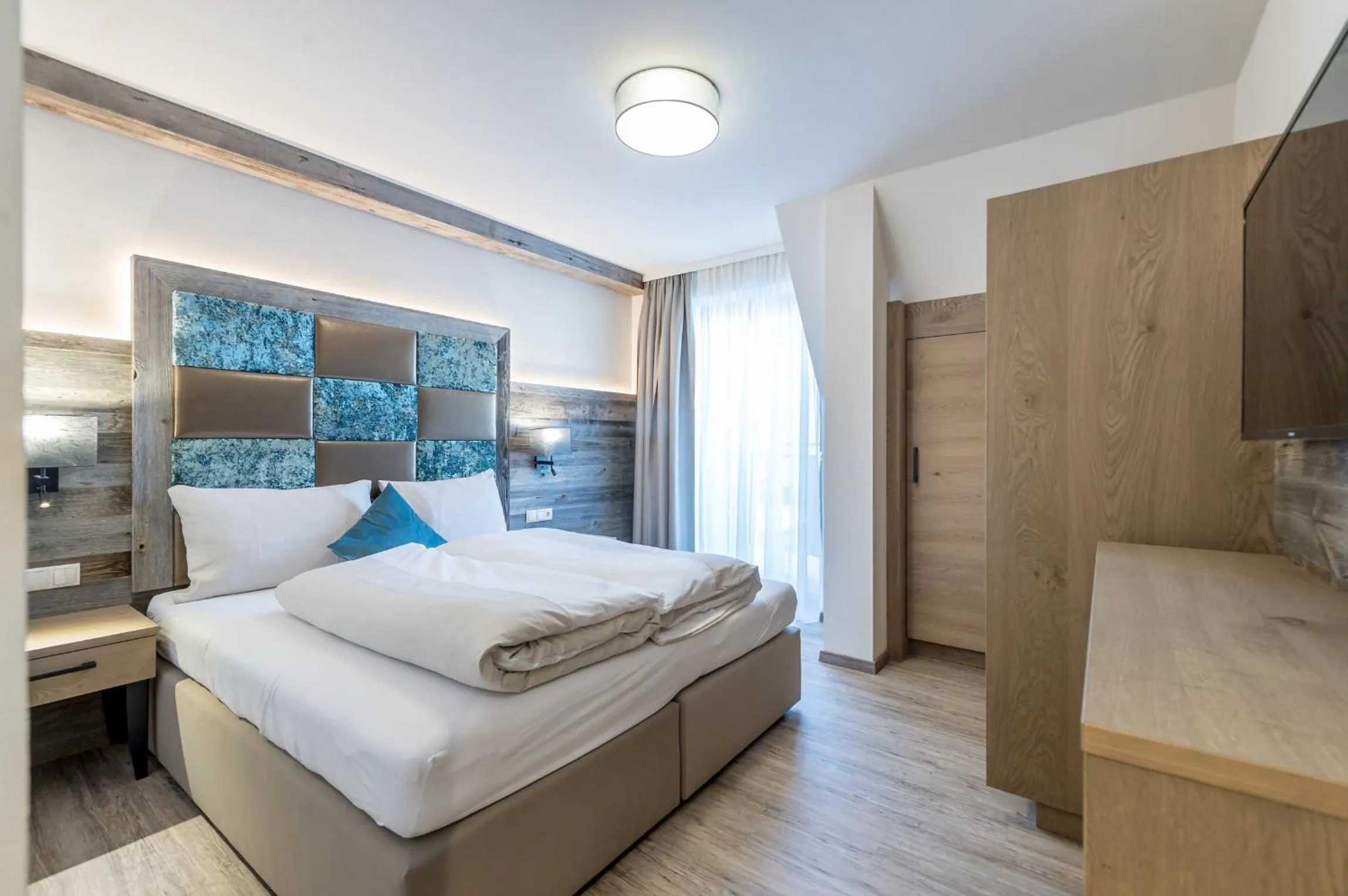 Photo of the whole room, Bed in Top Apart Gaislachkogl