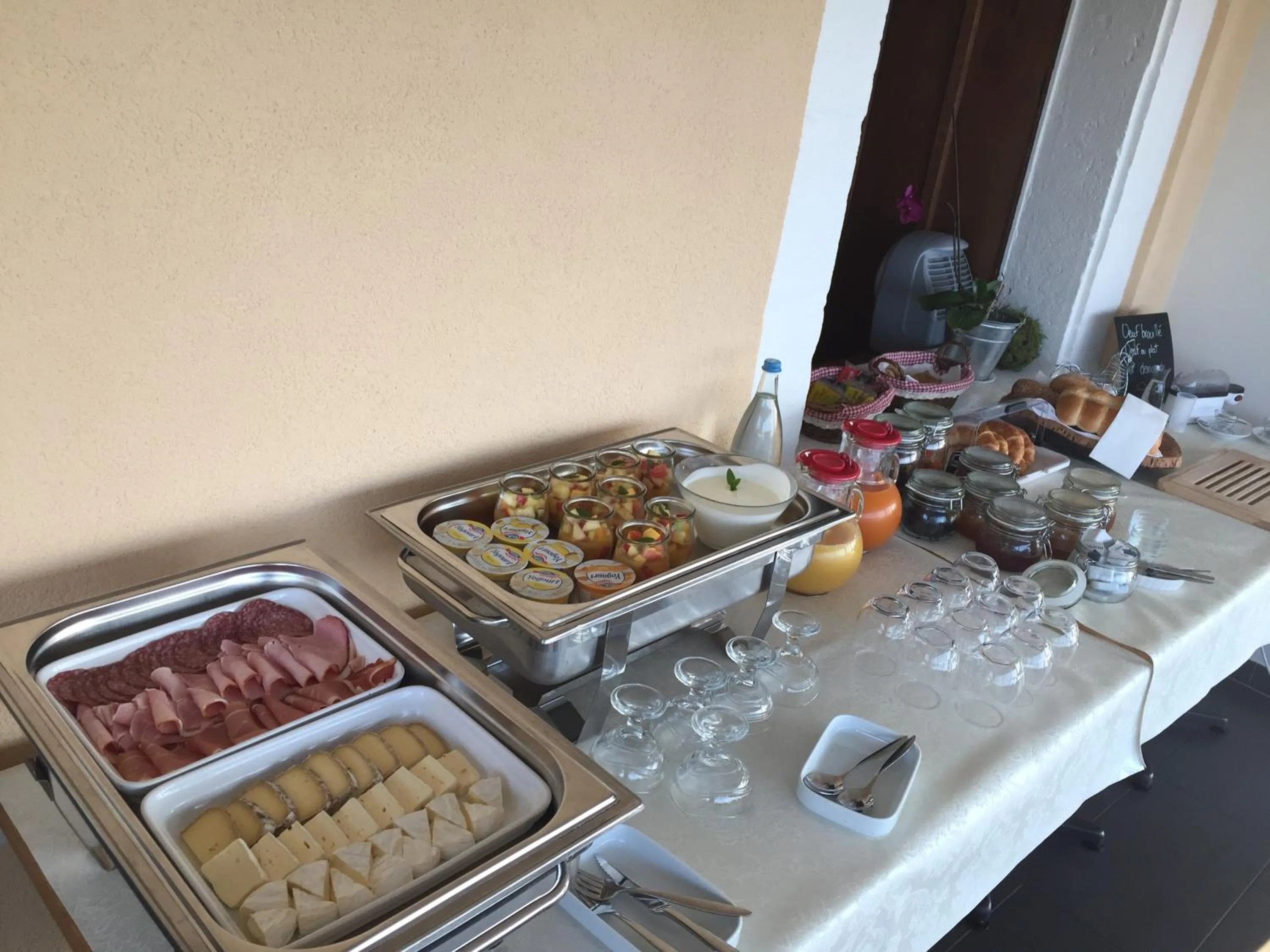 Breakfast in Petit Hôtel de Chaumont