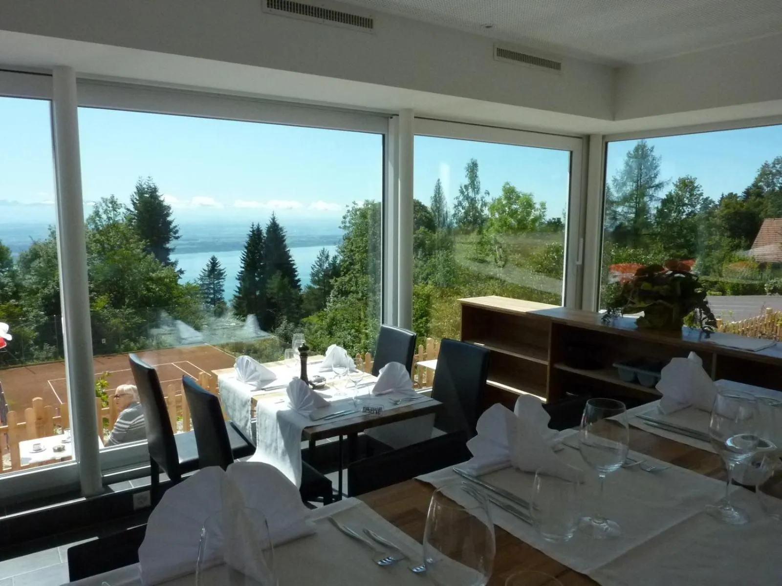 Restaurant/places to eat in Petit Hôtel de Chaumont