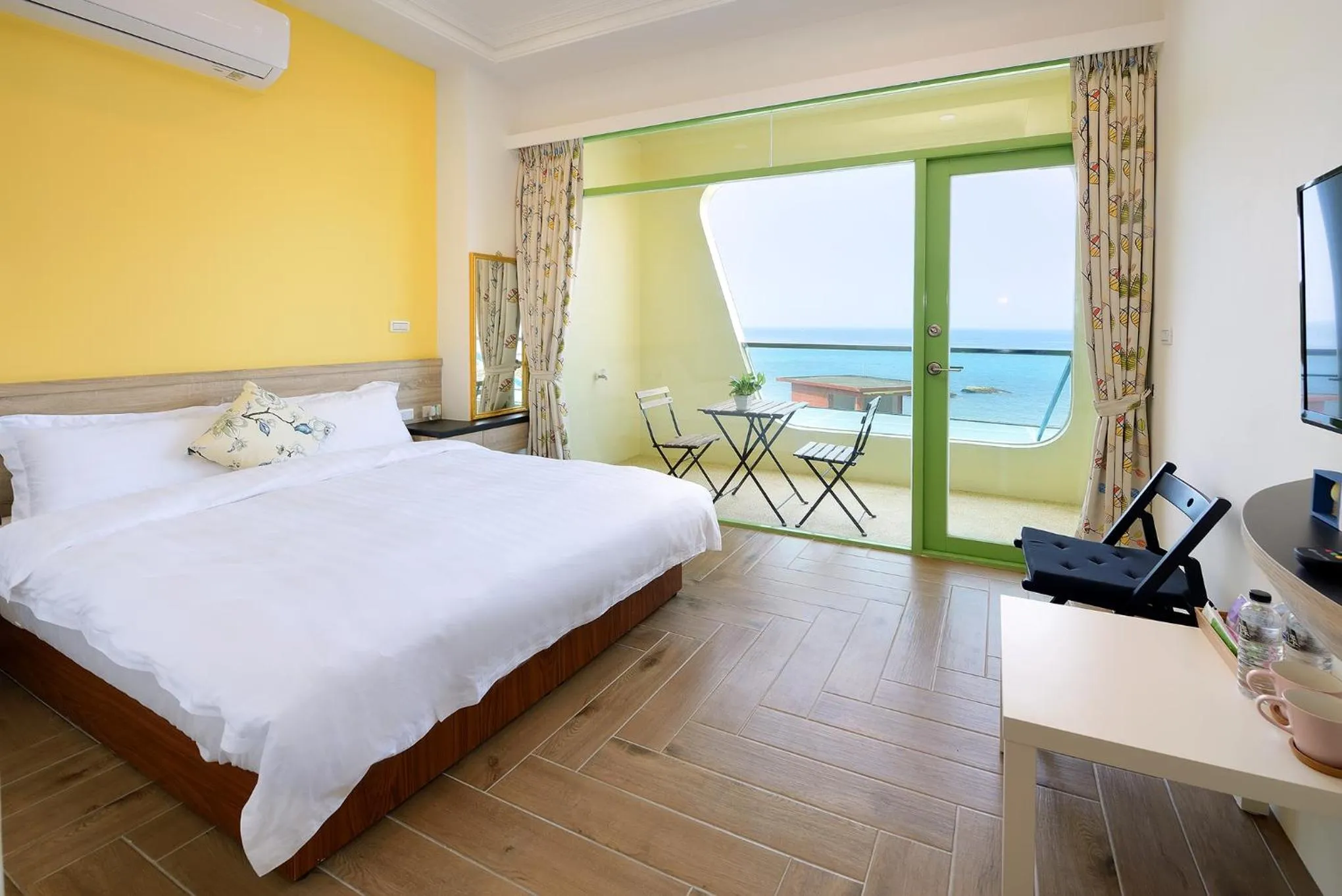 Balcony/Terrace, Bed in Fish Home 15