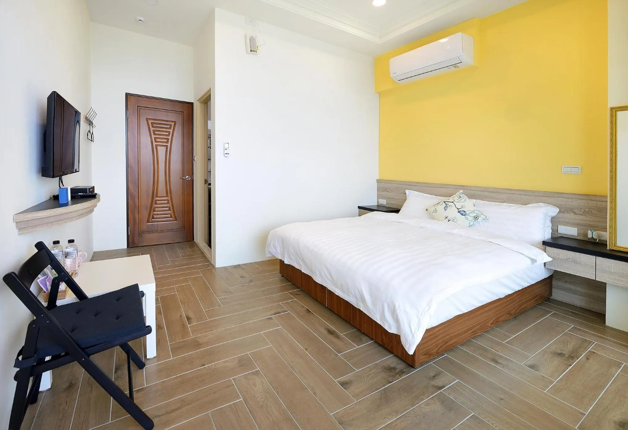 Bedroom, Bed in Fish Home 15