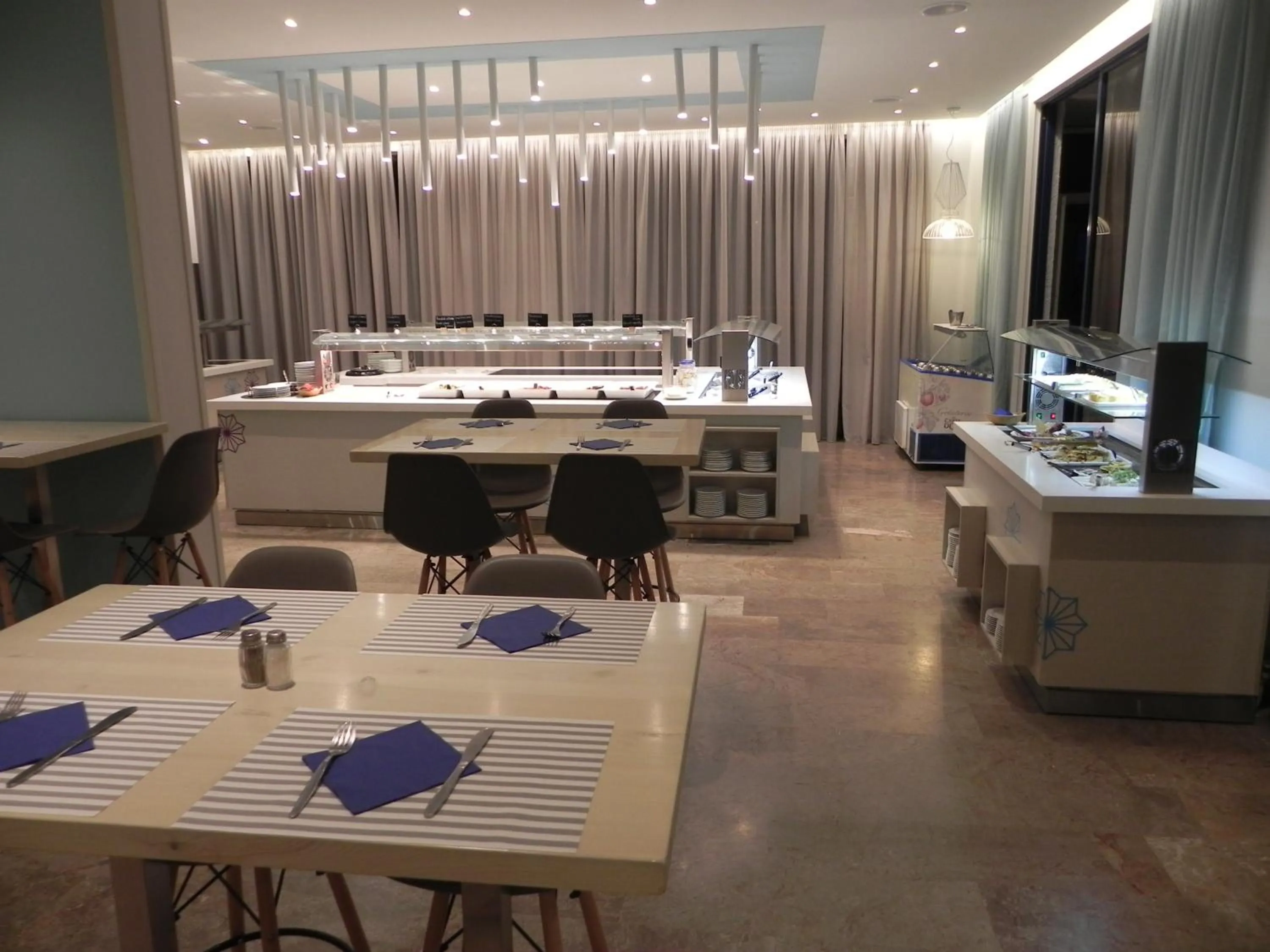 American breakfast in Hotel Albatros