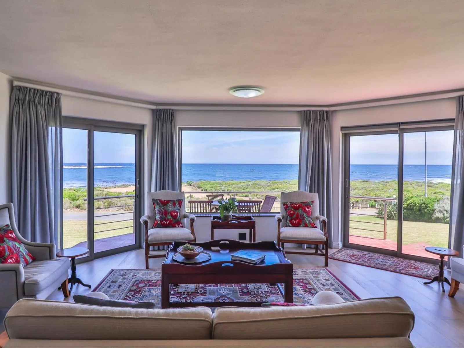 Living room in Sandbaai Country House