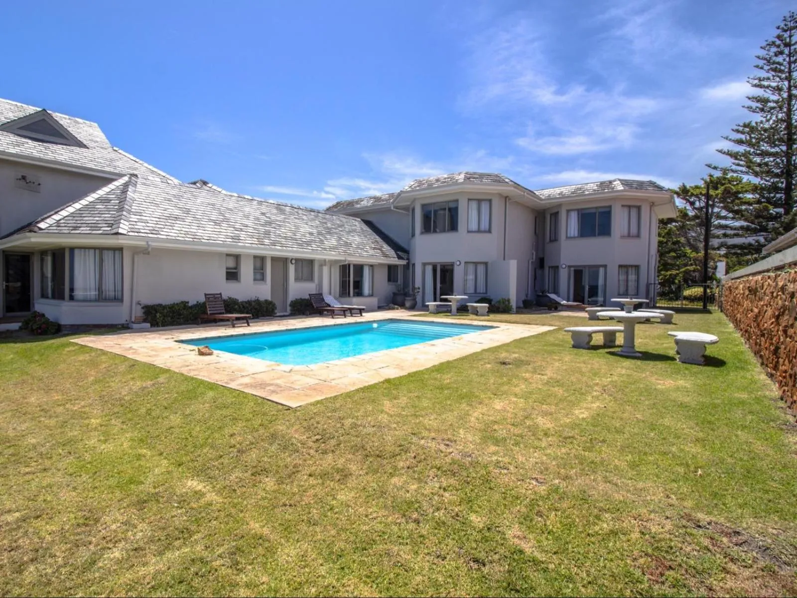 Pool view in Sandbaai Country House