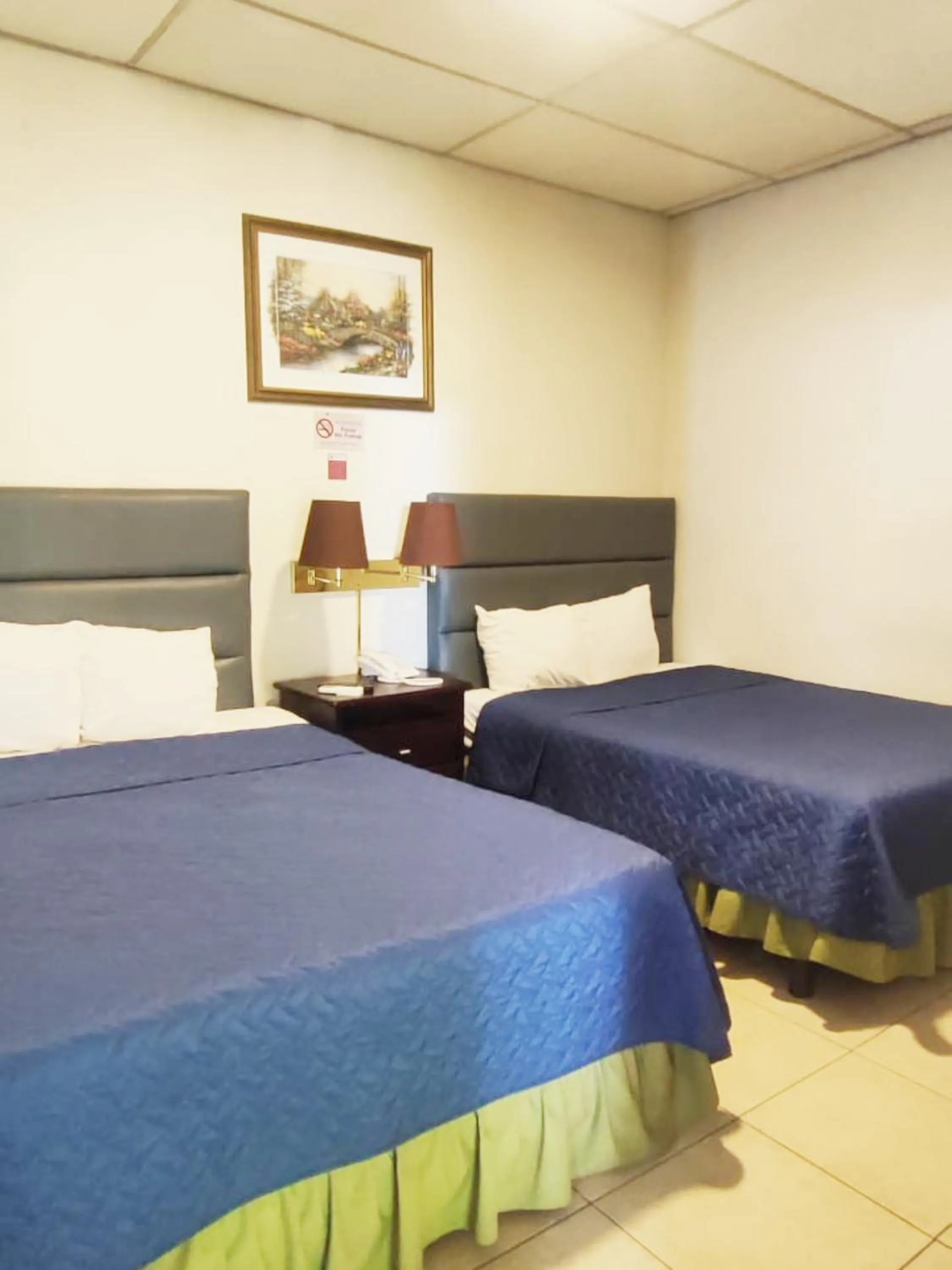 Bed in Hotel Mediterraneo Plaza