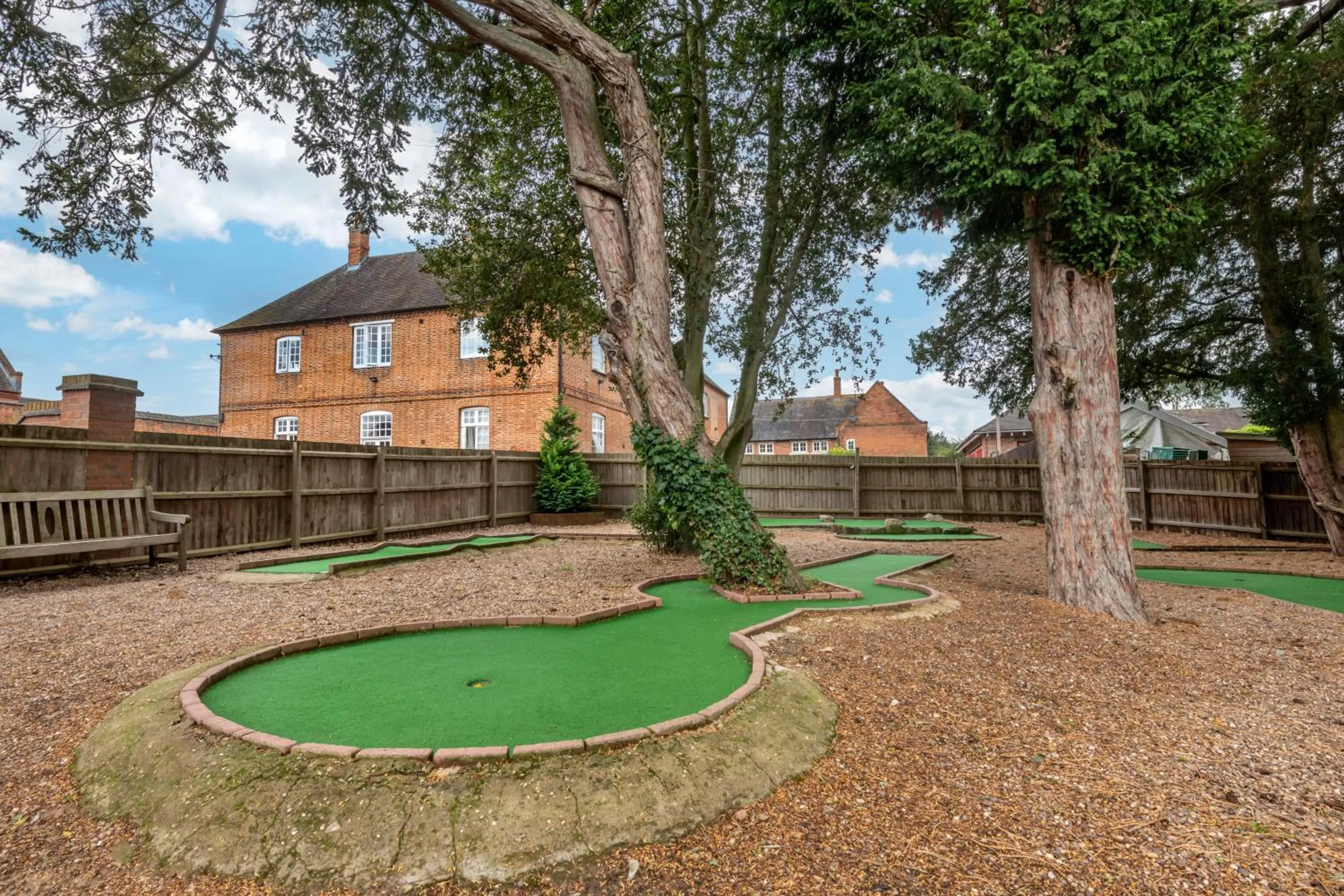 Minigolf in Wychnor Park Country Club