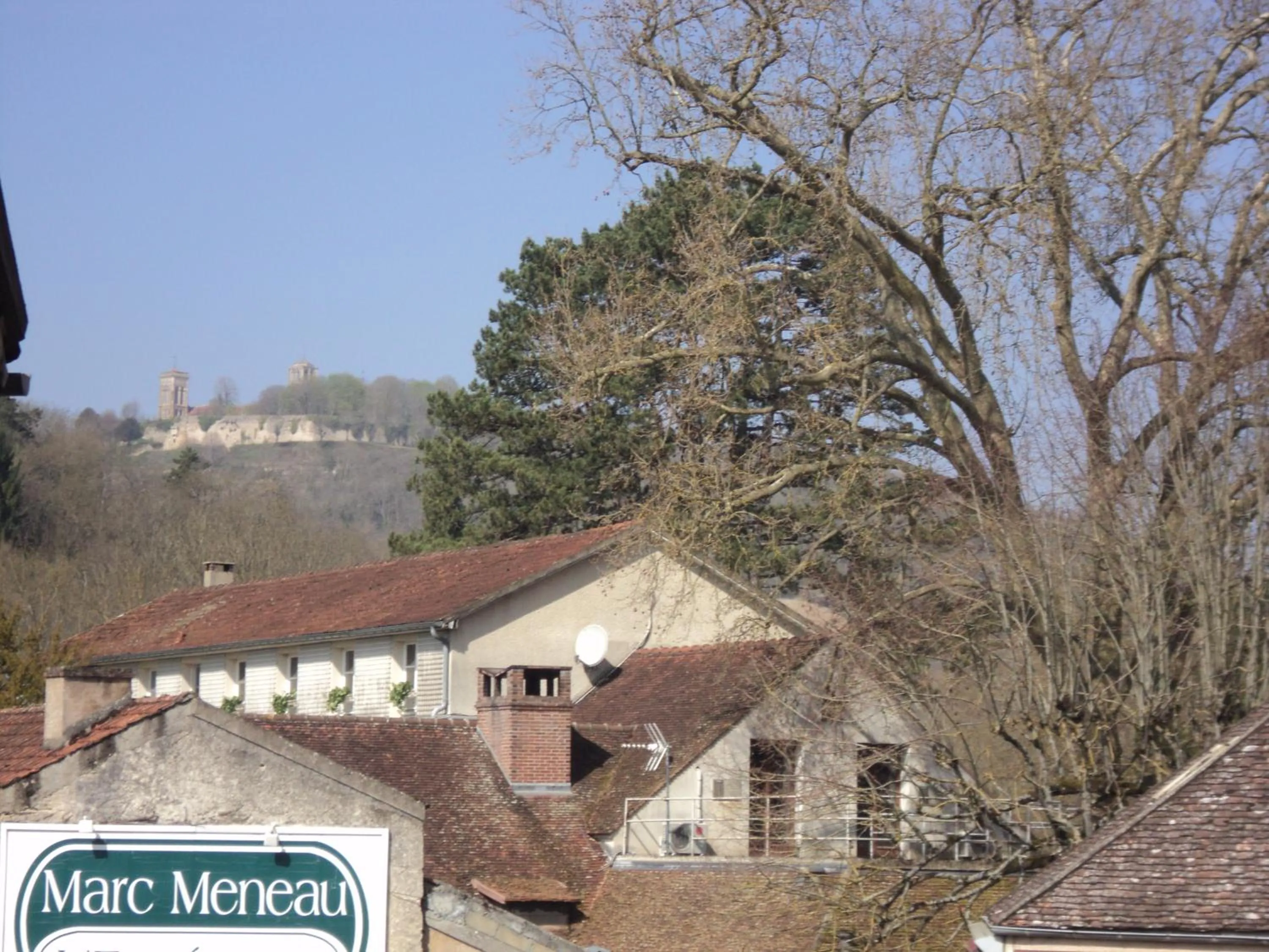 Area and facilities in Hôtel A La Renommée