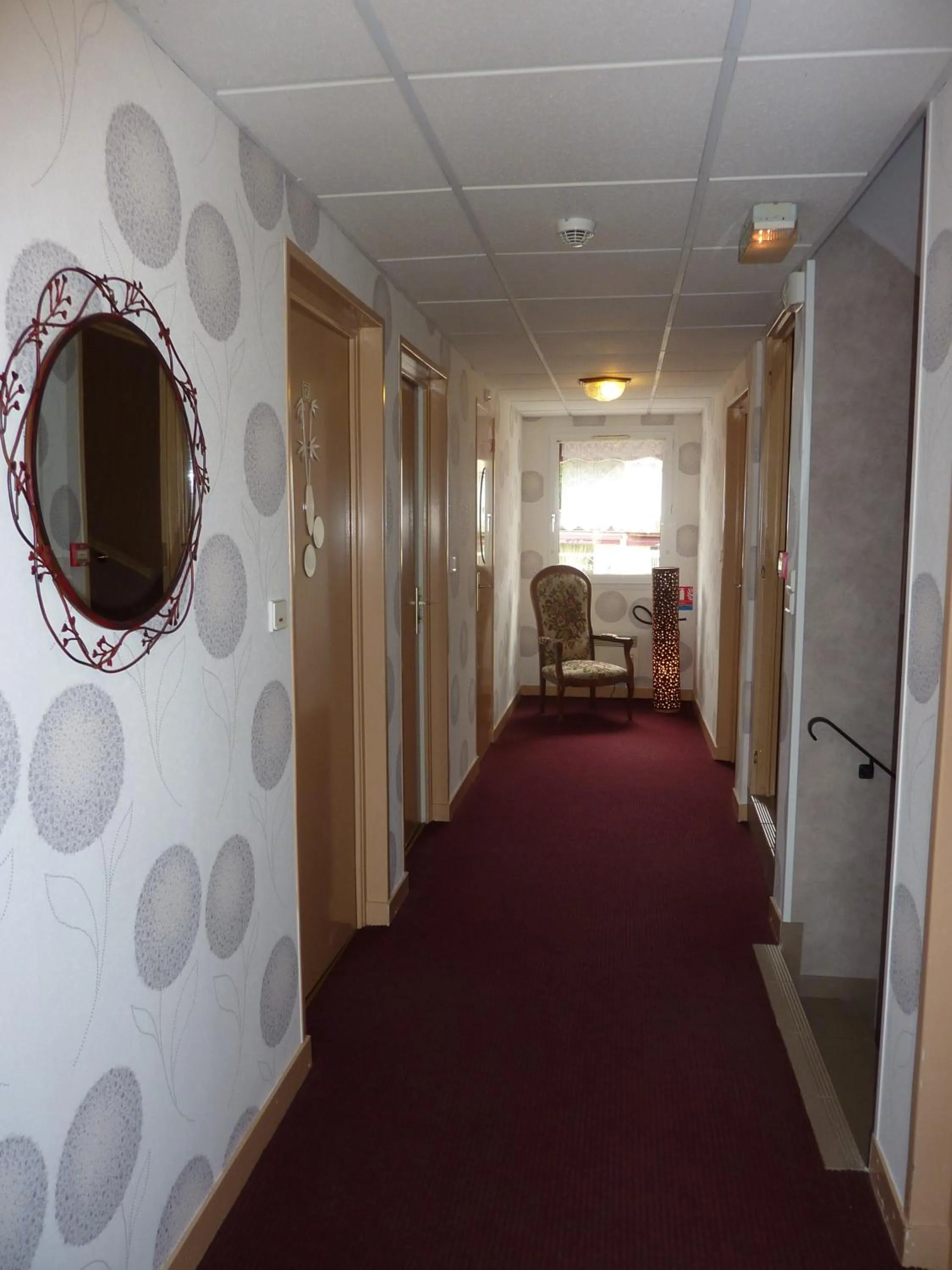 Lobby or reception in Hôtel A La Renommée