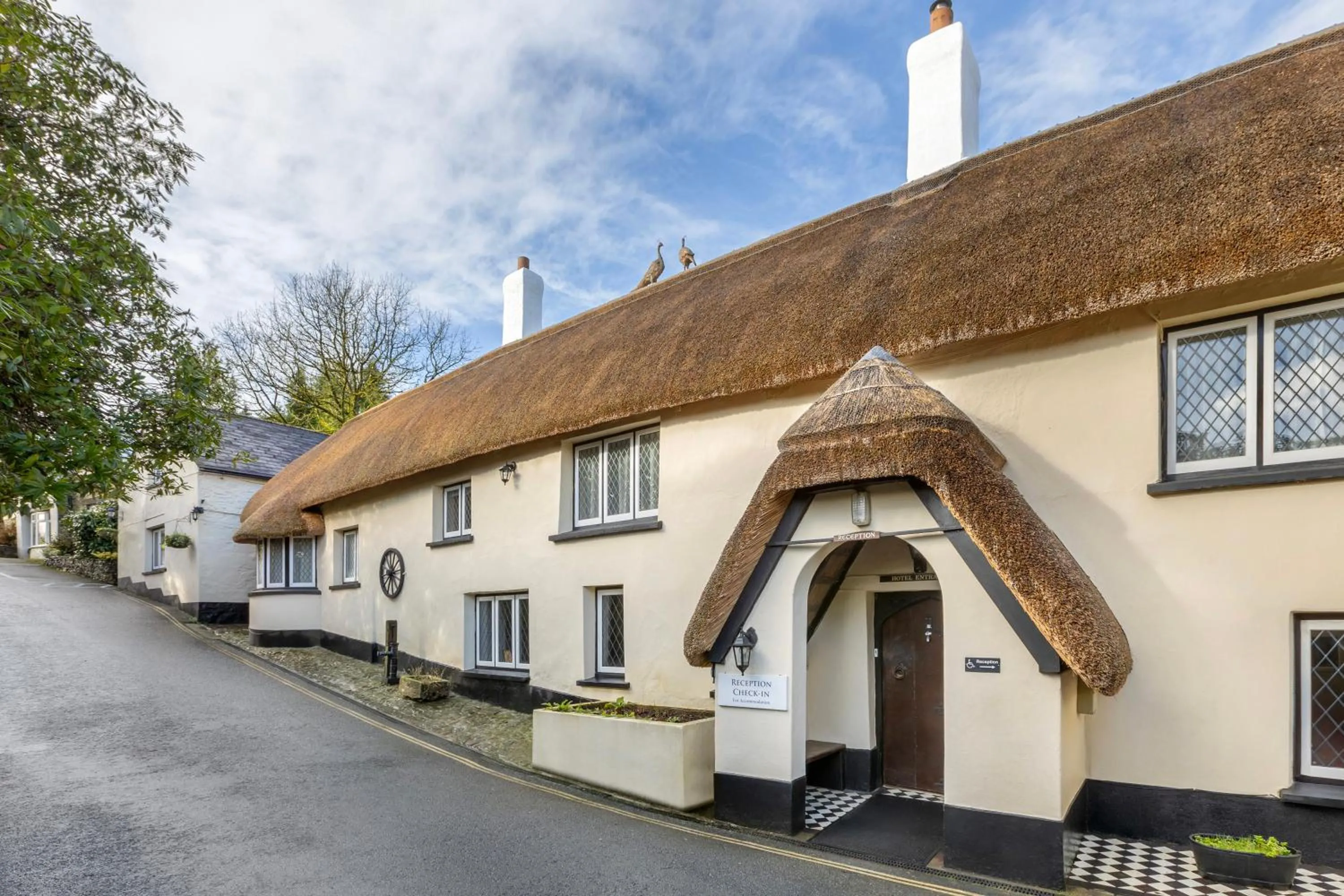 Facade/entrance in Woodford Bridge Country Club