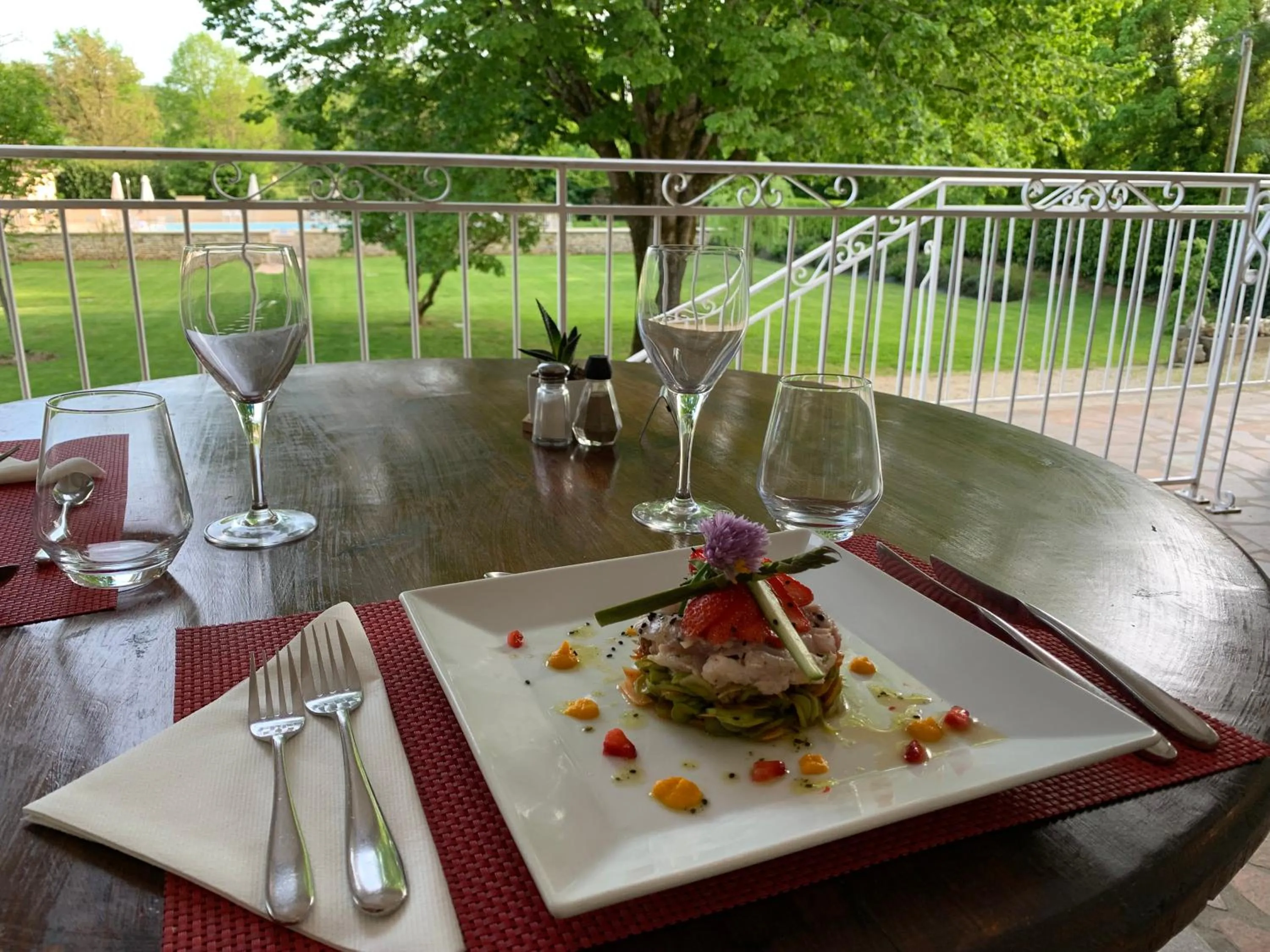 Restaurant/places to eat in Logis Hôtels - Hôtel Restaurant Domaine Les Falaises