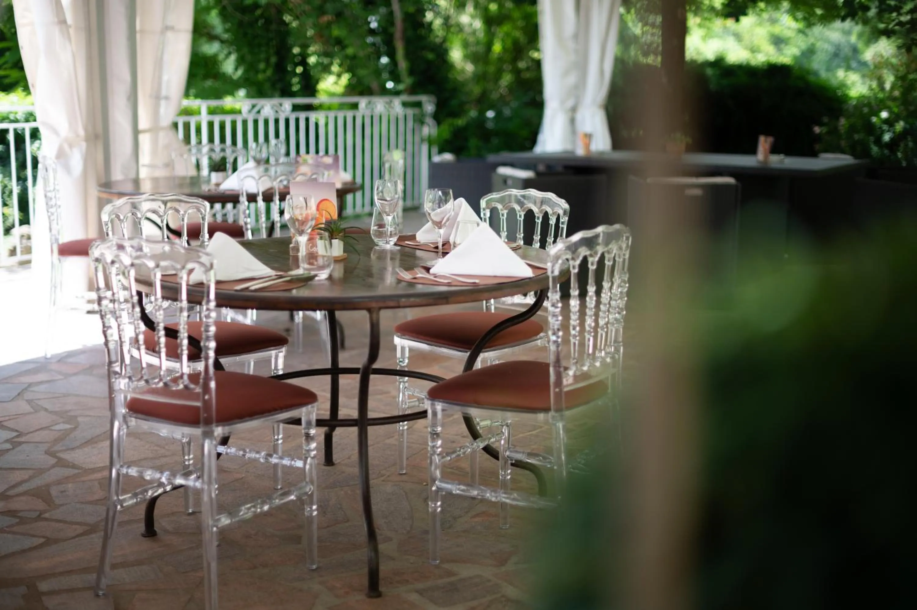 Restaurant/places to eat in Logis Hôtels - Hôtel Restaurant Domaine Les Falaises