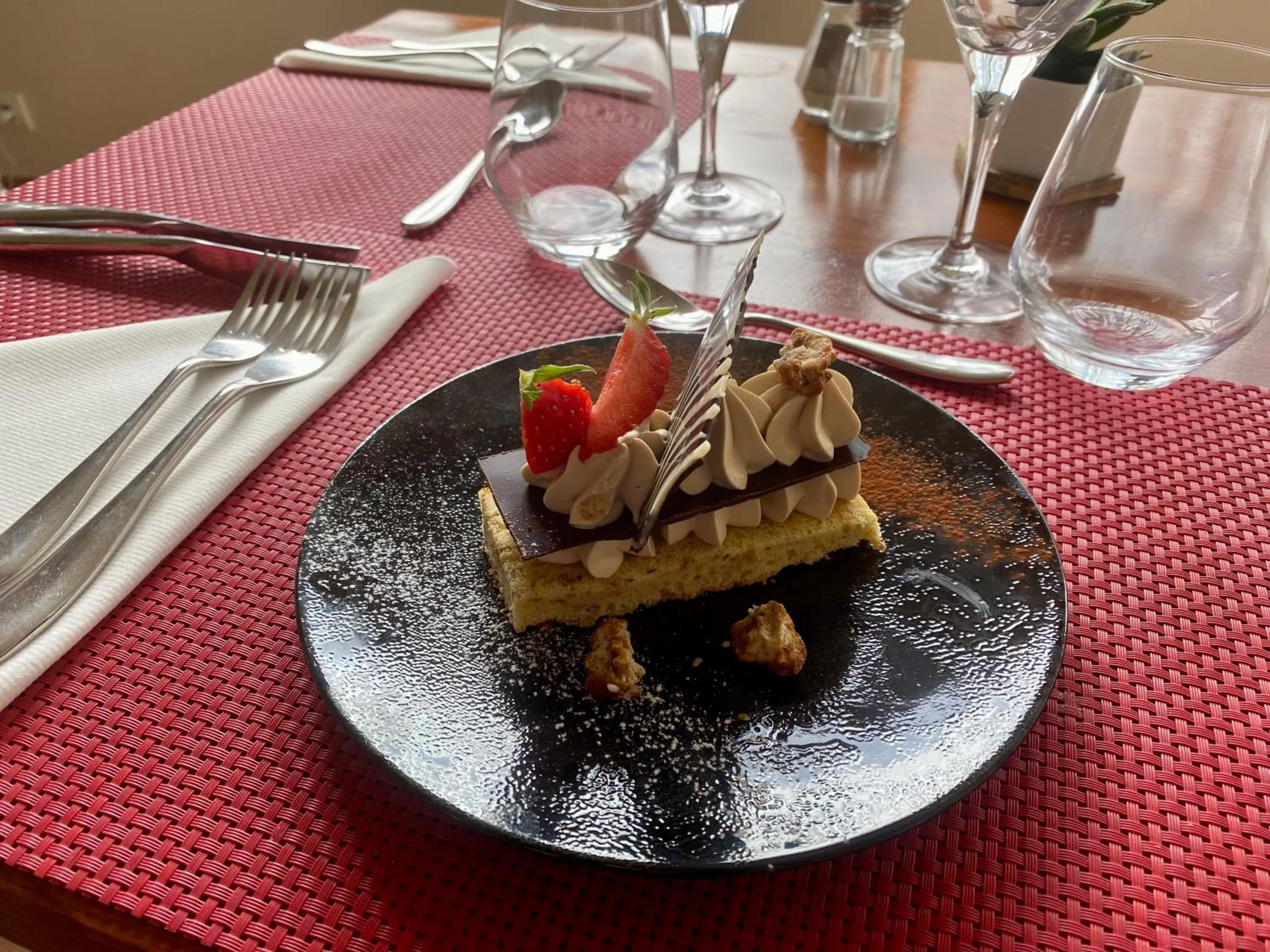 Restaurant/places to eat in Logis Hôtels - Hôtel Restaurant Domaine Les Falaises