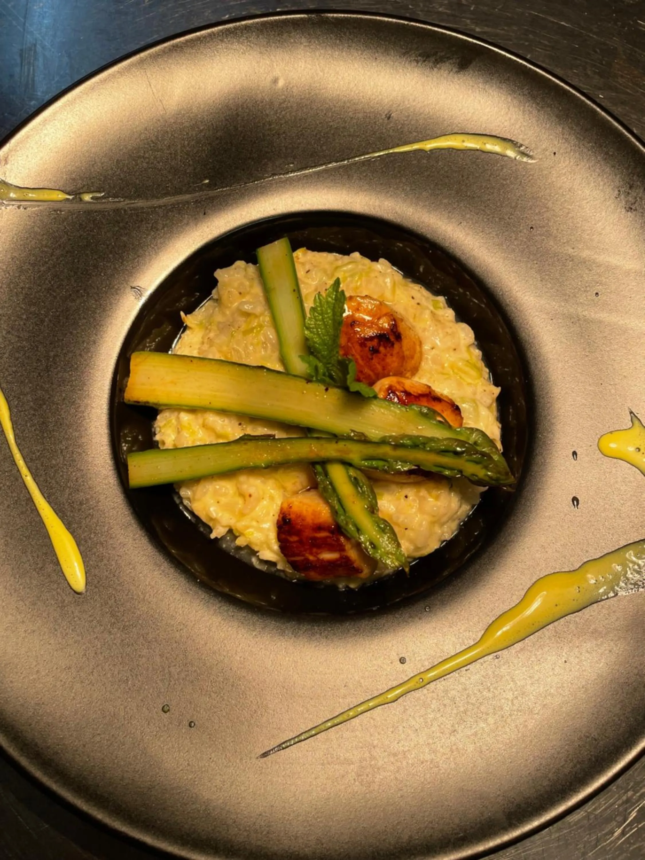 Food and drinks in Logis Hôtels - Hôtel Restaurant Domaine Les Falaises