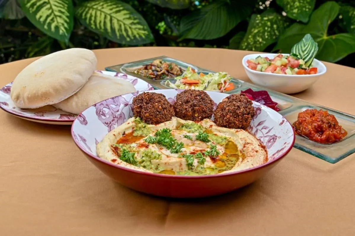 Lands in Love Hotel and Resort