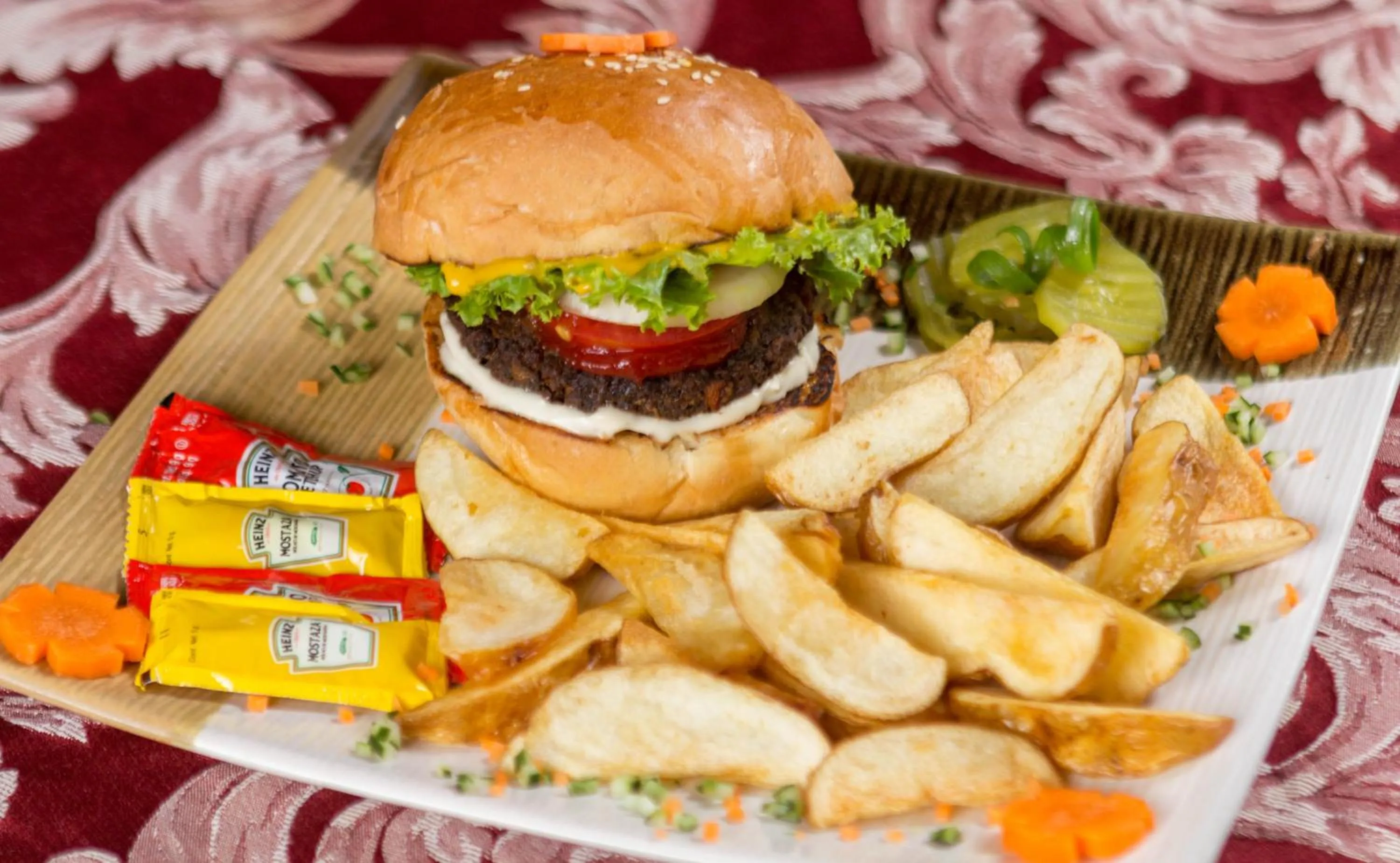 Food and drinks in Lands in Love Hotel and Resort