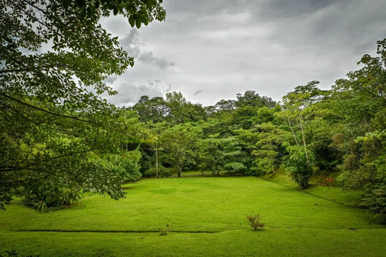 Lands in Love Hotel and Resort