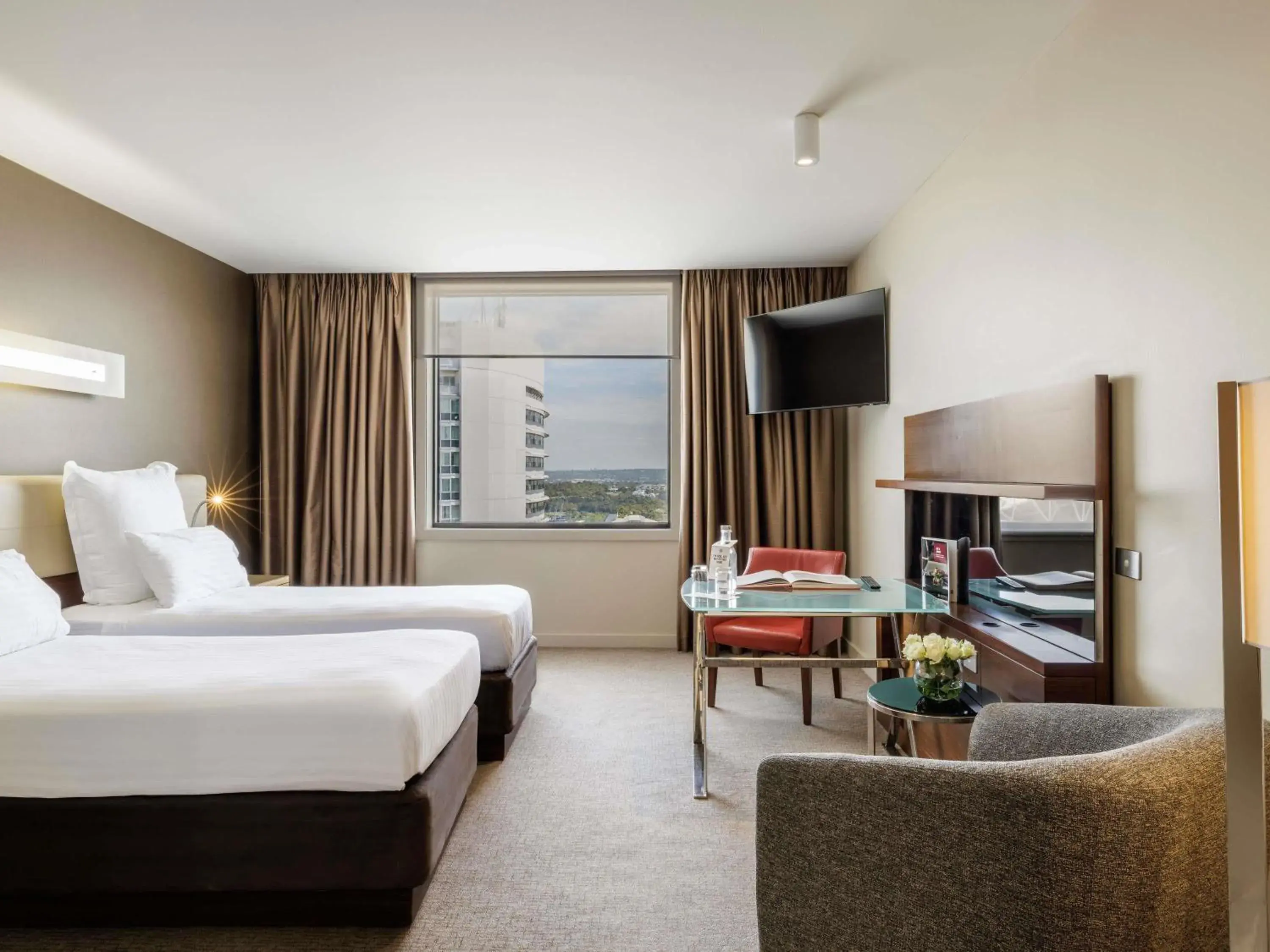 Deluxe Twin Room in Pullman Sydney Olympic Park Deluxe Twin Room in Pullman Sydney Olympic Park