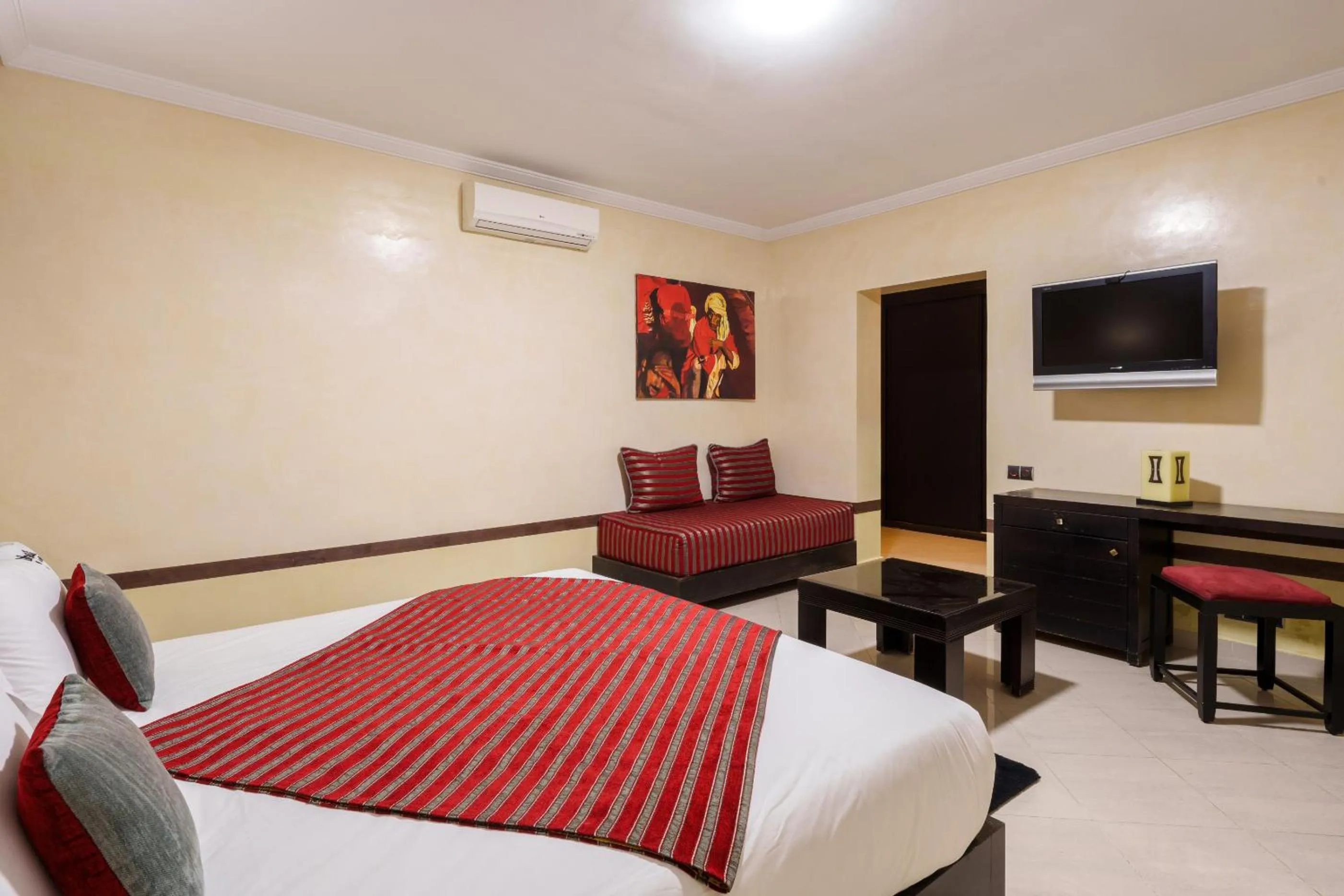 Bed in Riad Ushuaia - Centre Marrakech