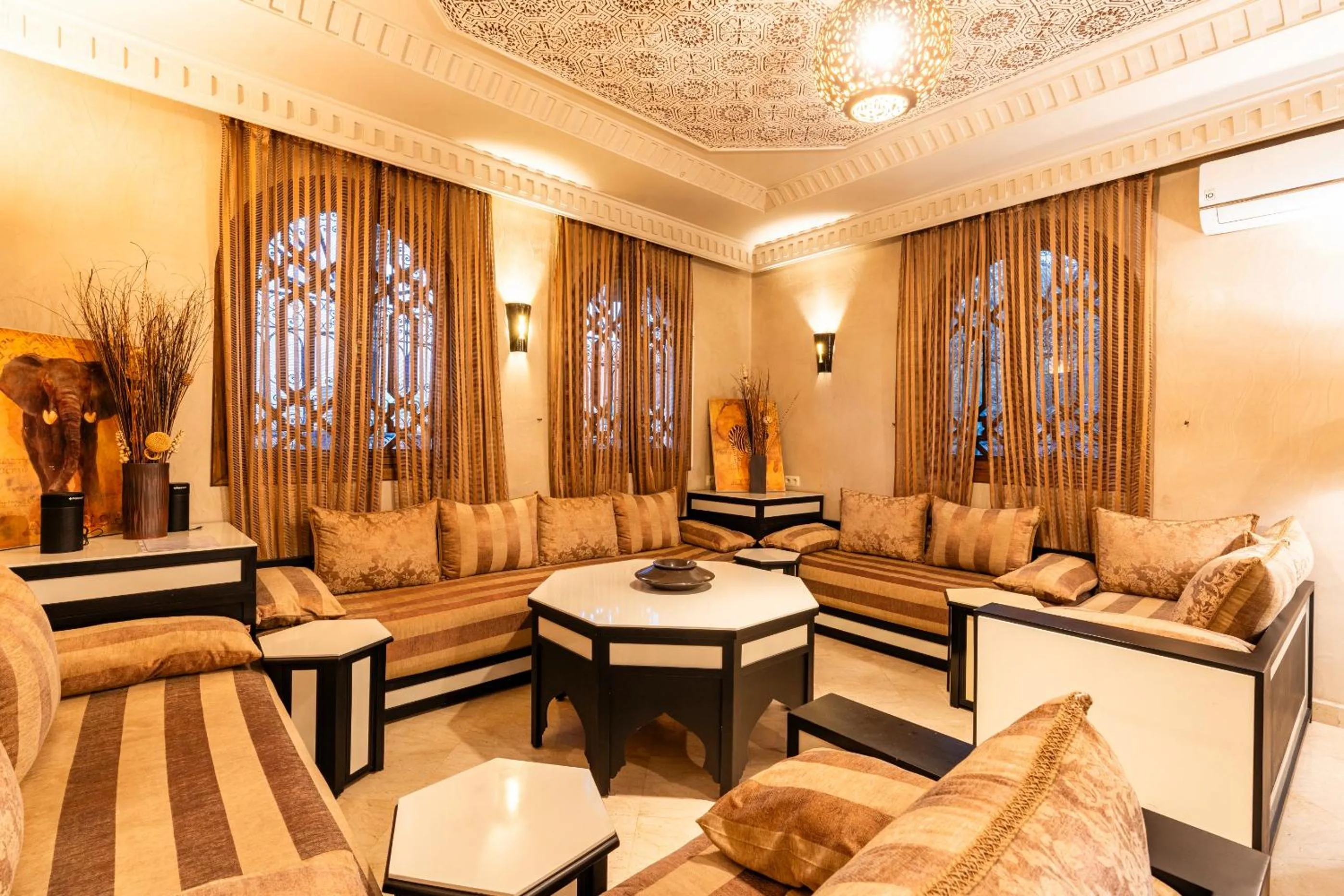 Living room in Riad Ushuaia - Centre Marrakech