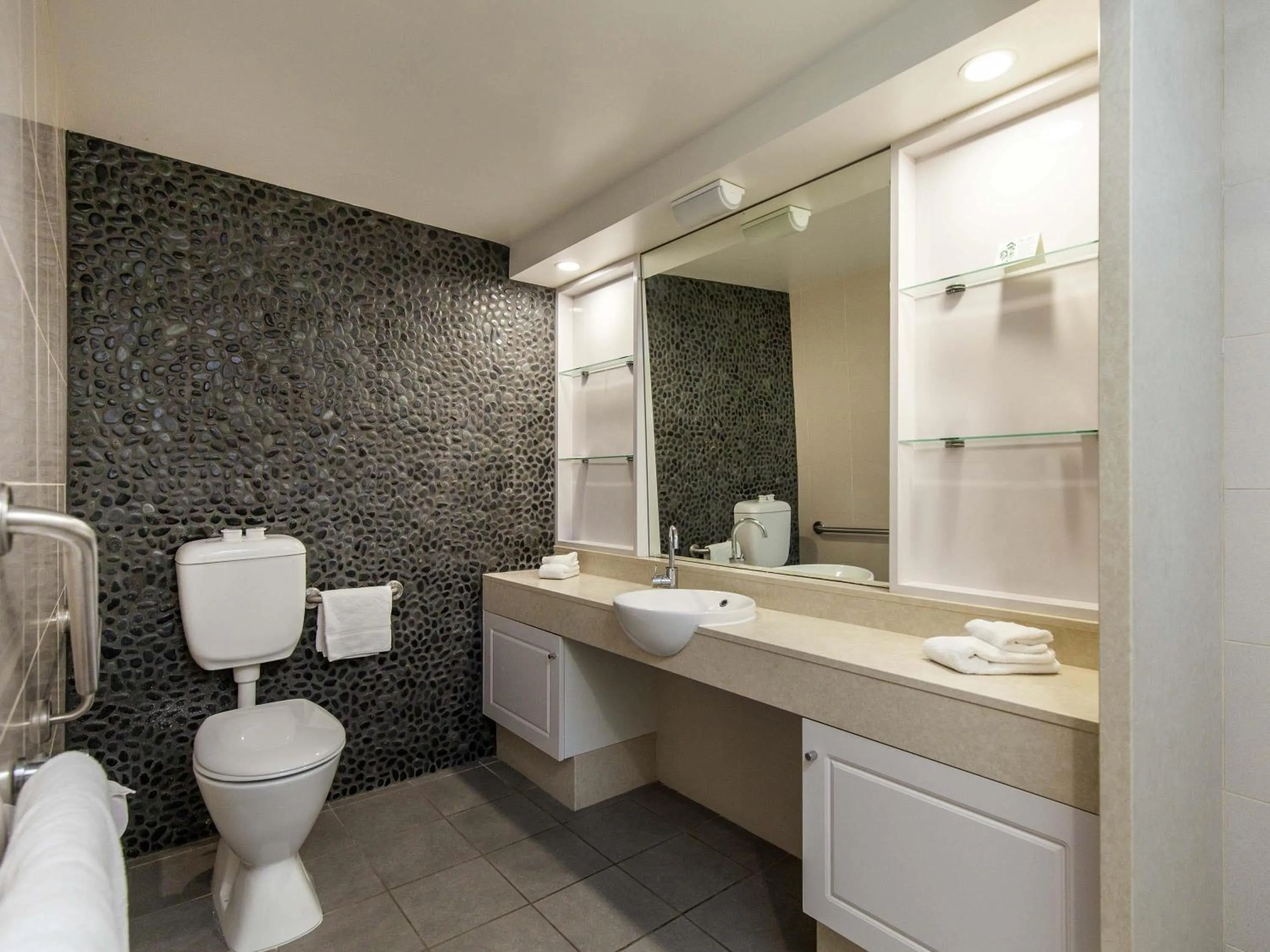 Bedroom in Mercure Hunter Valley Gardens