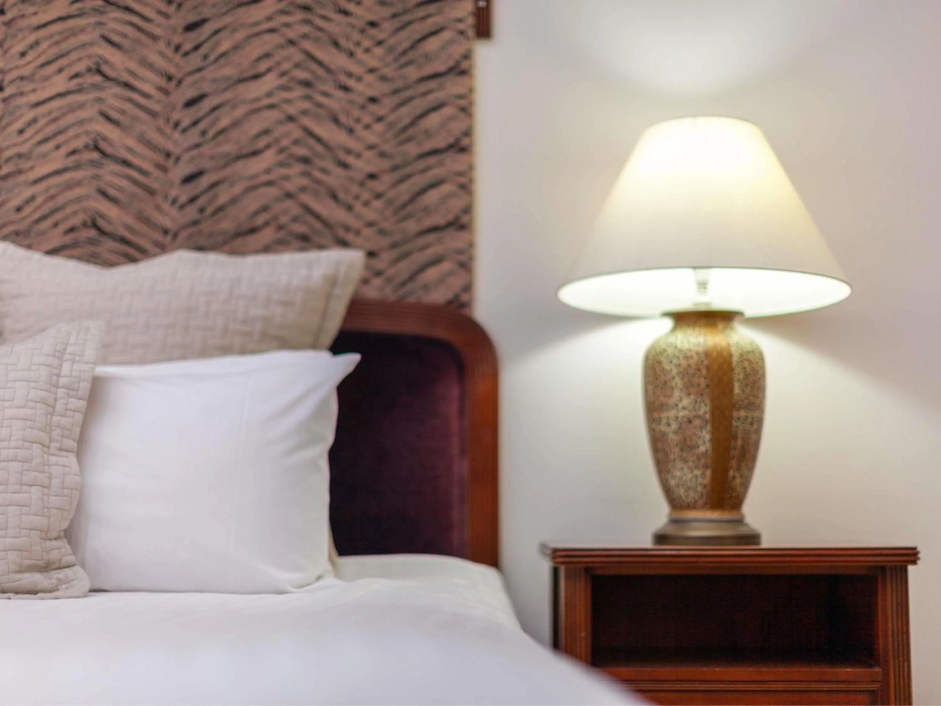 Bedroom, Bed in Mercure Hunter Valley Gardens