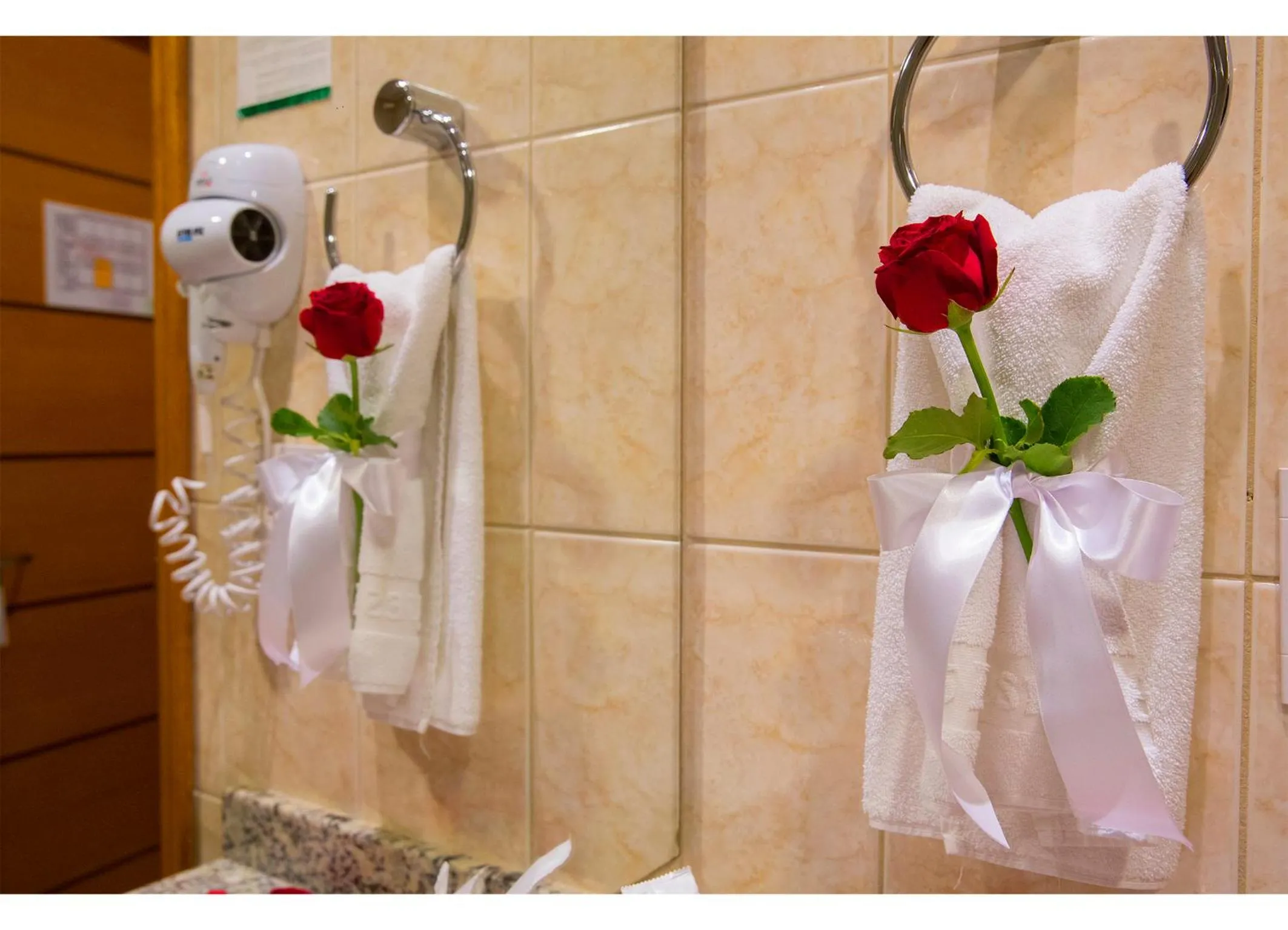 Bathroom in Leques Brasil Hotel Escola