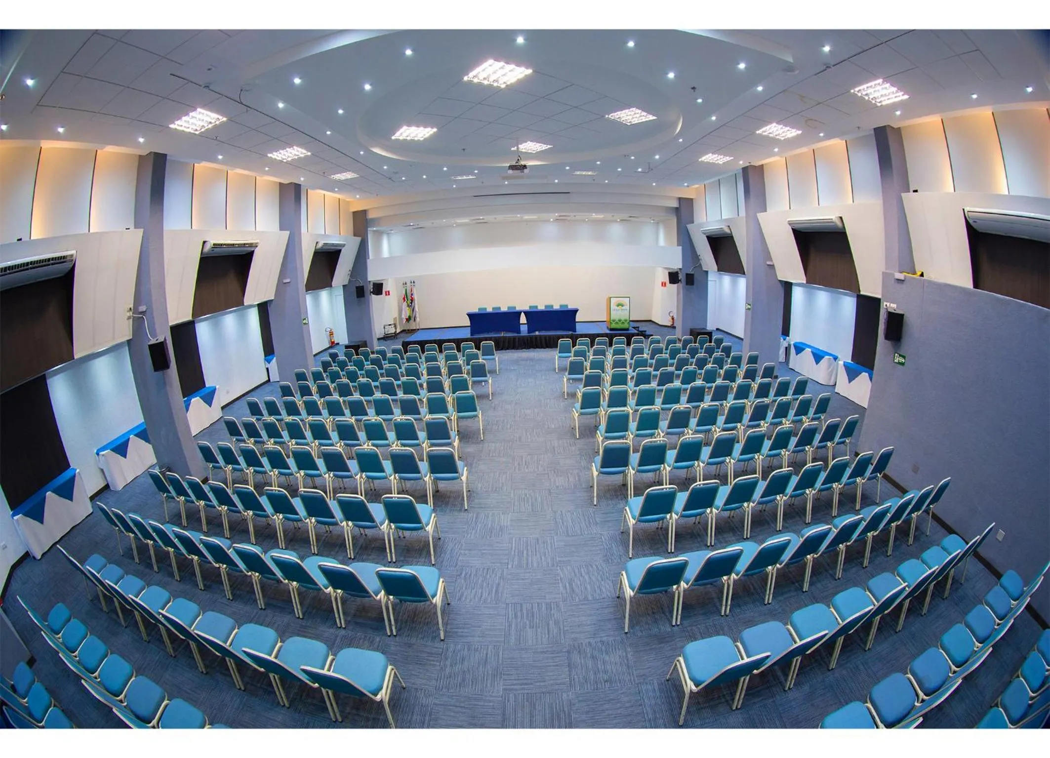 Banquet/Function facilities in Leques Brasil Hotel Escola