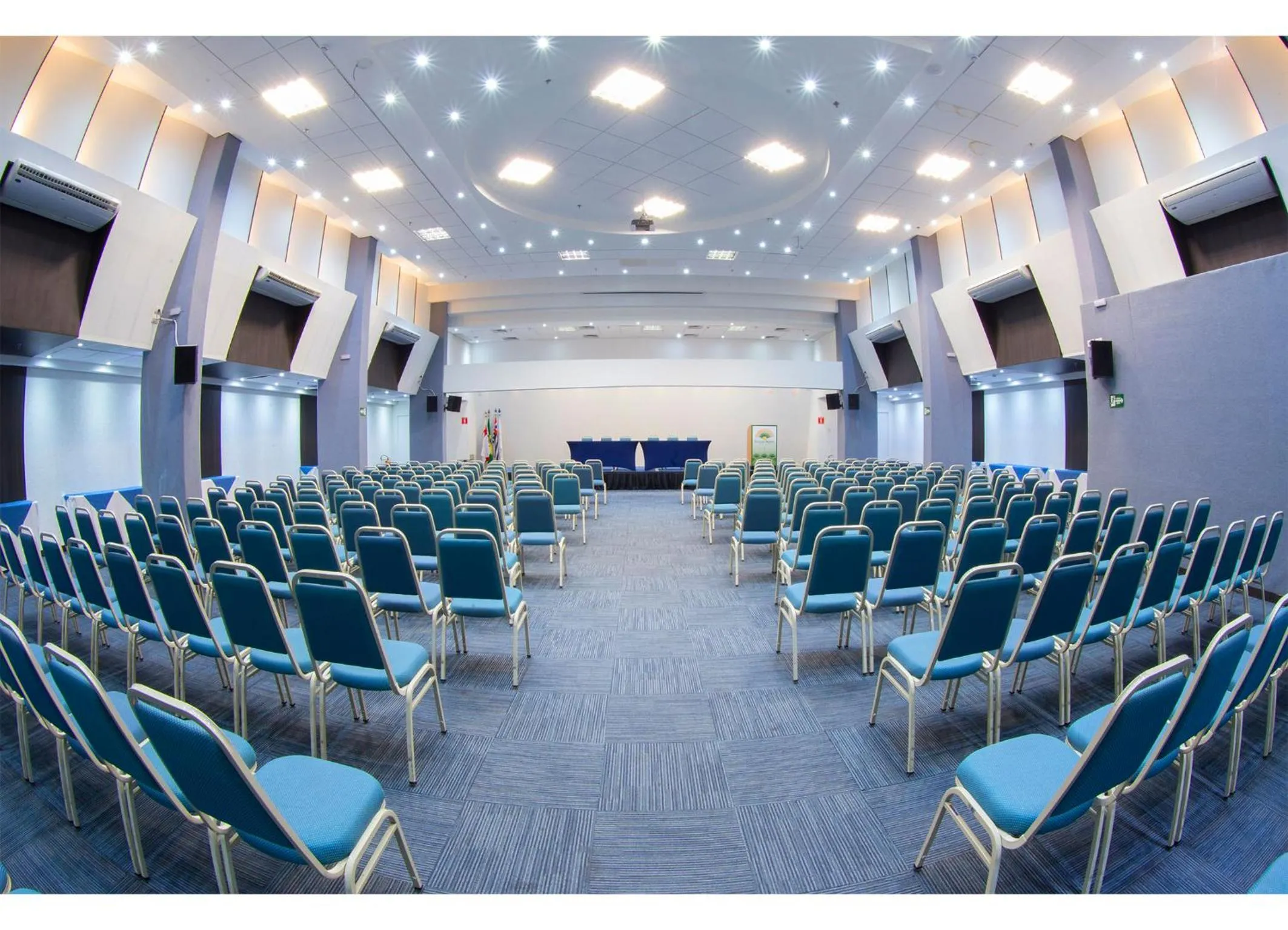 Banquet/Function facilities in Leques Brasil Hotel Escola