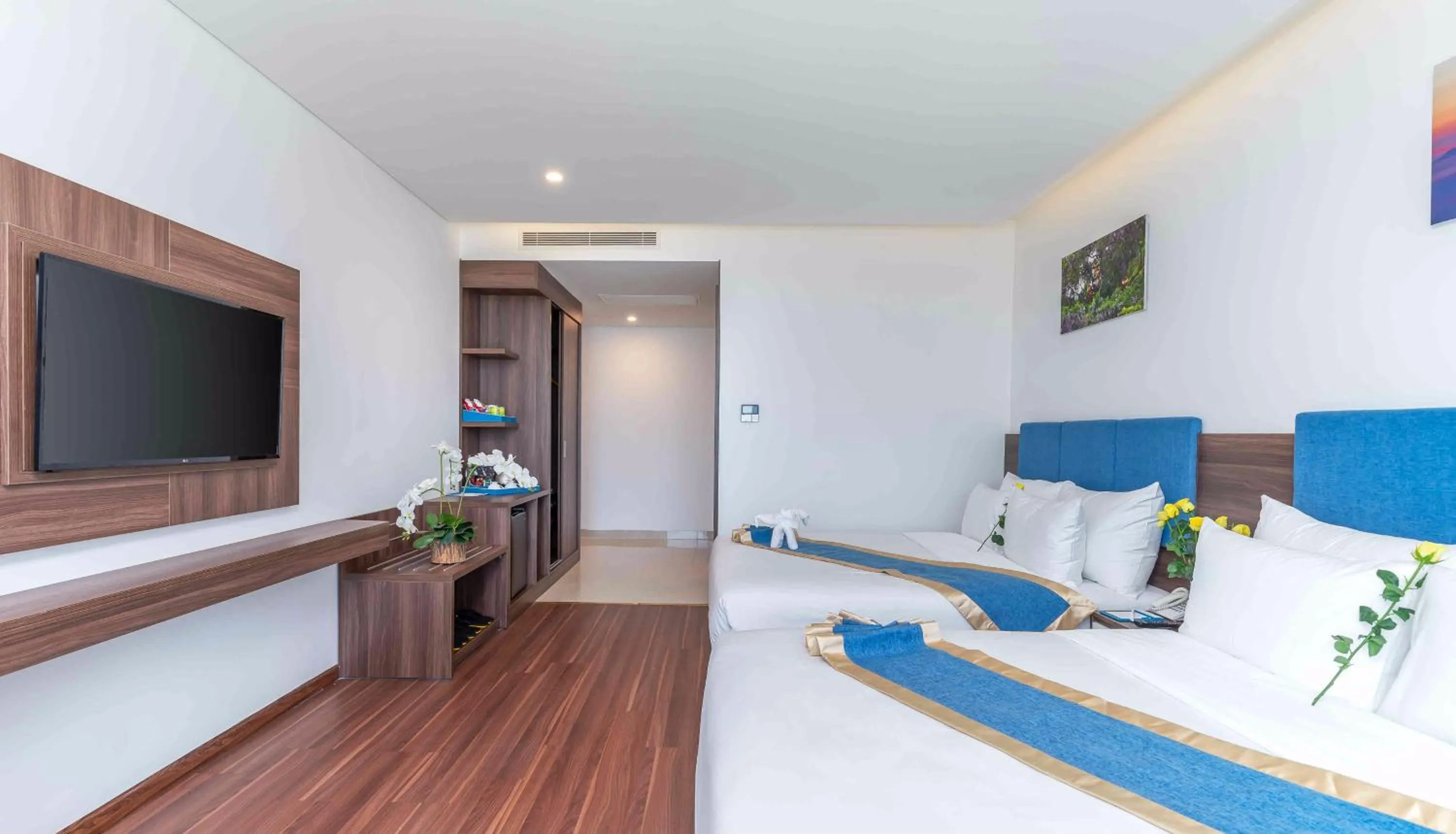 Sea view, Bed in Grand Gold Hotel