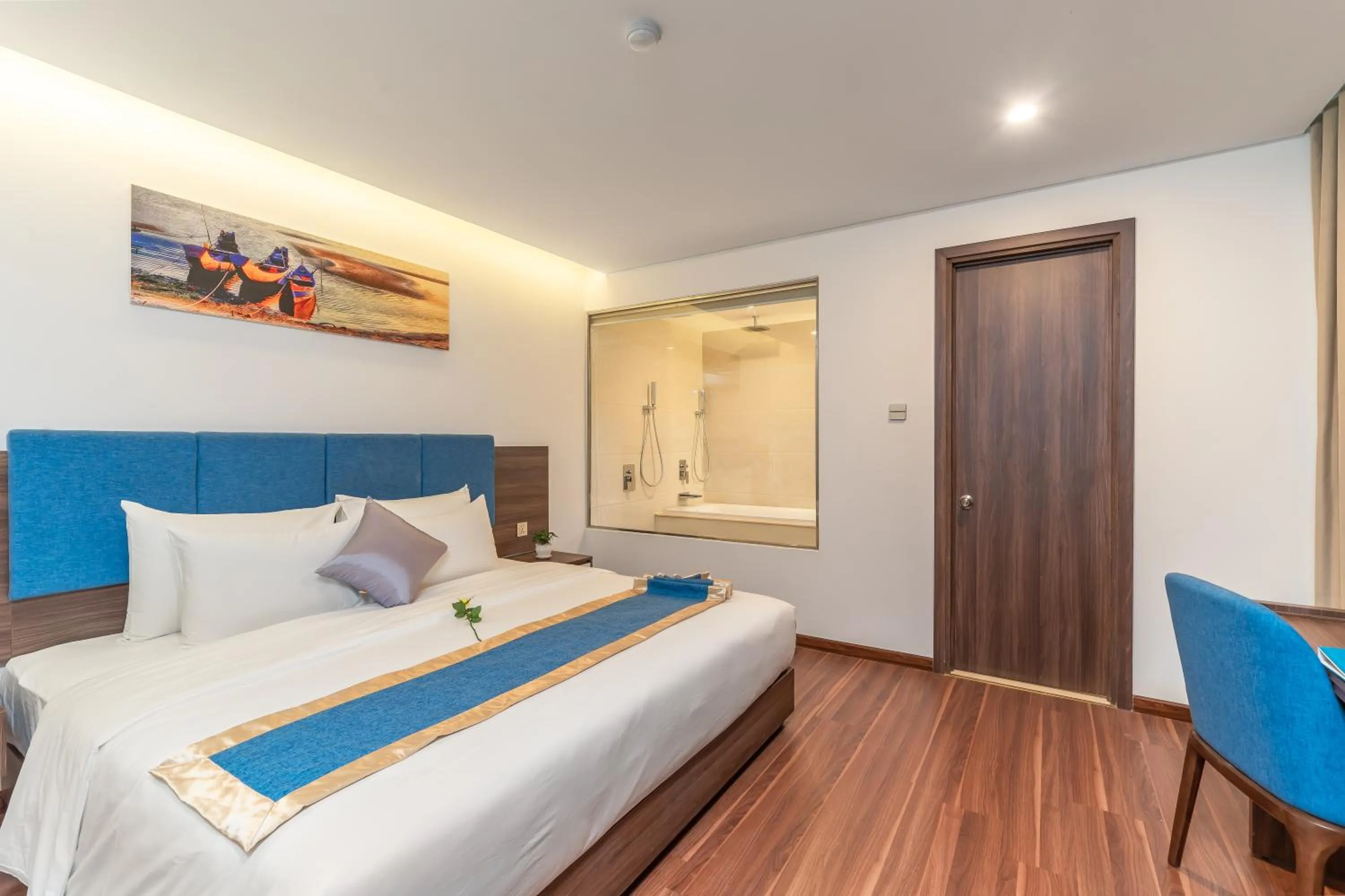 Bedroom, Bed in Grand Gold Hotel