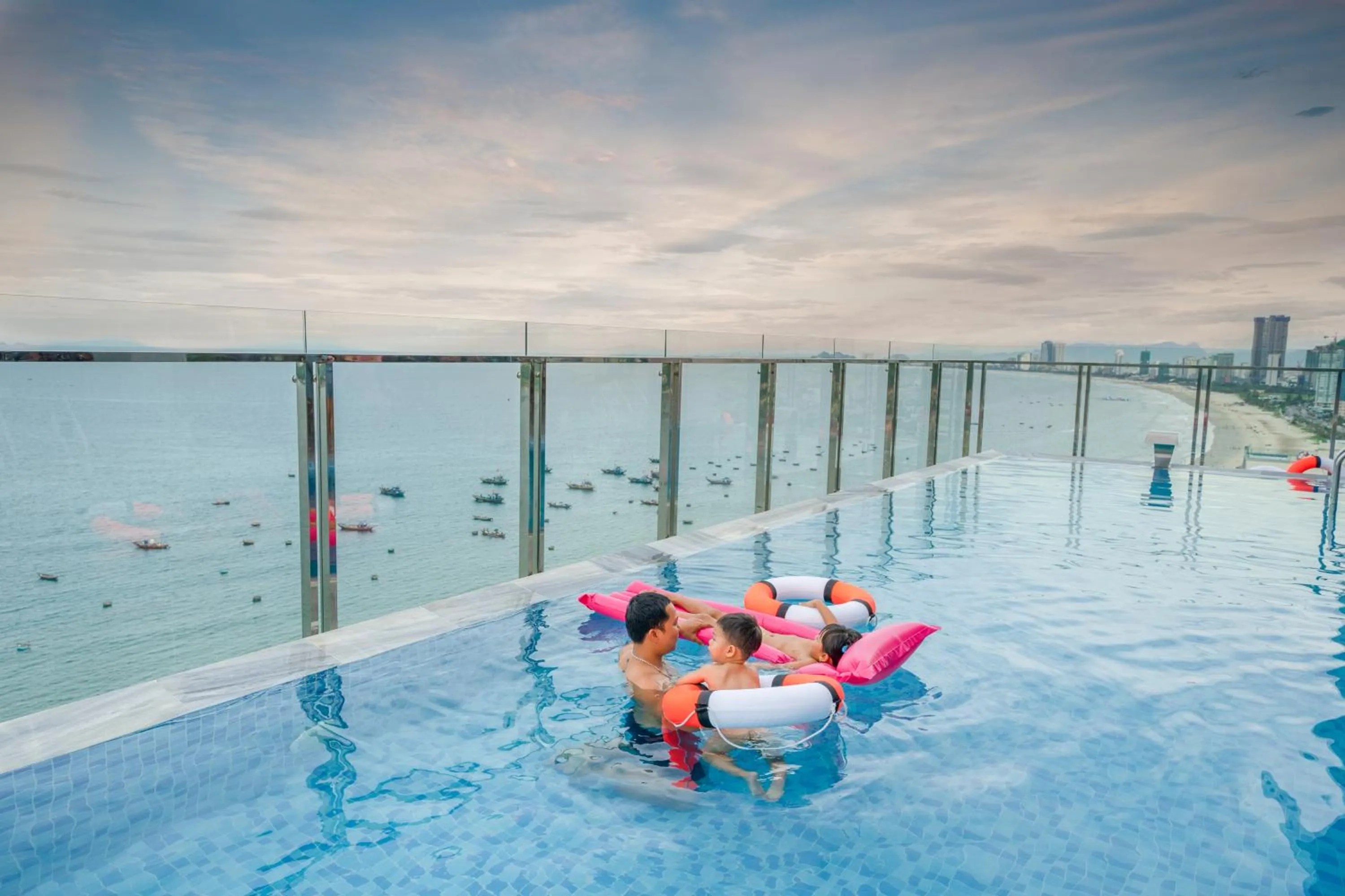 Swimming pool in Grand Gold Hotel