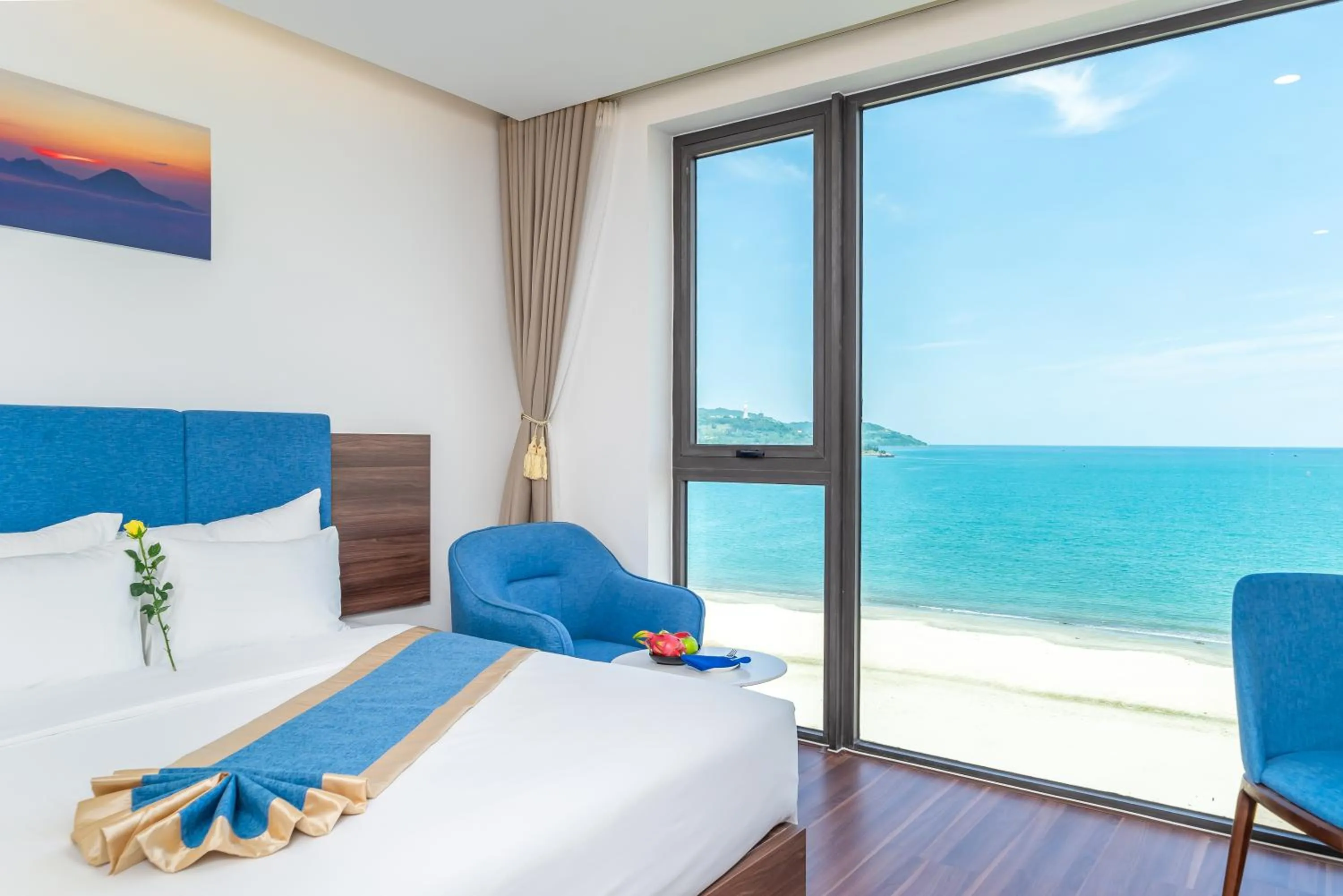 Sea view, Bed in Grand Gold Hotel
