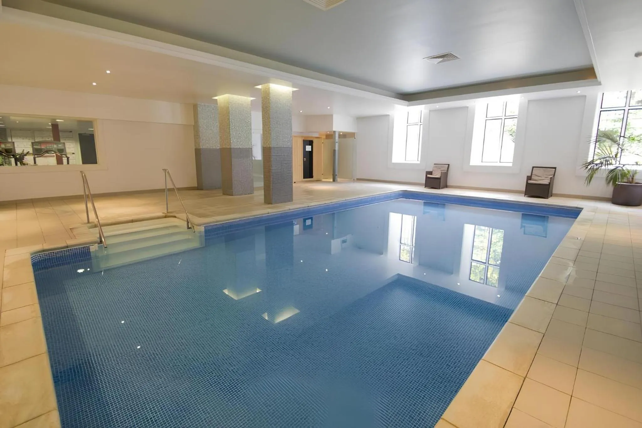 Swimming pool in Broome Park Hotel