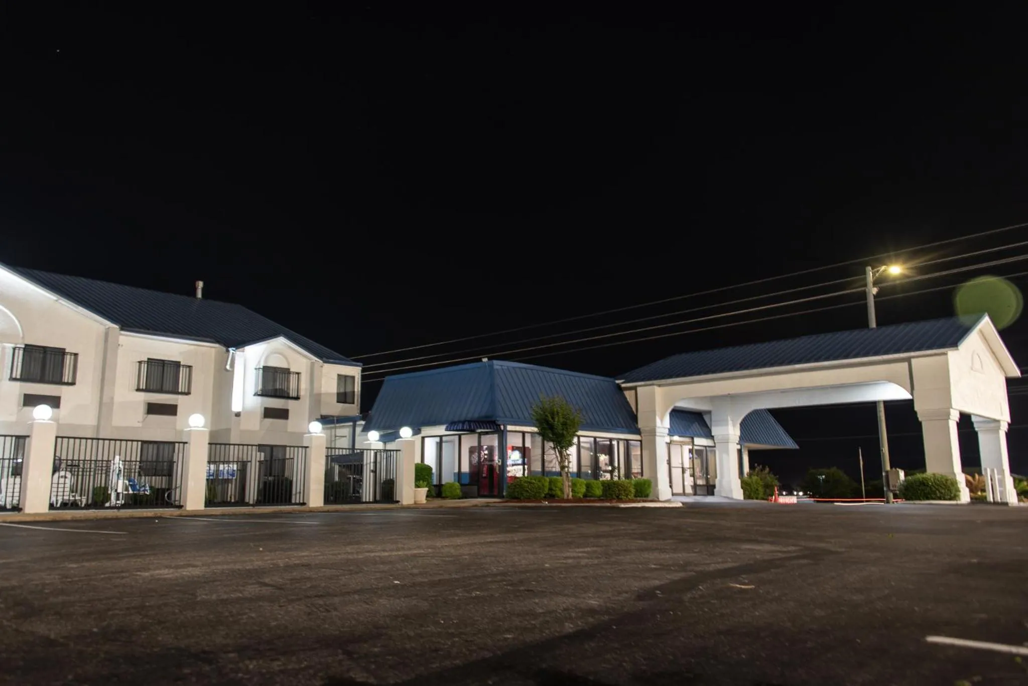 Property building in Days Inn by Wyndham Troy