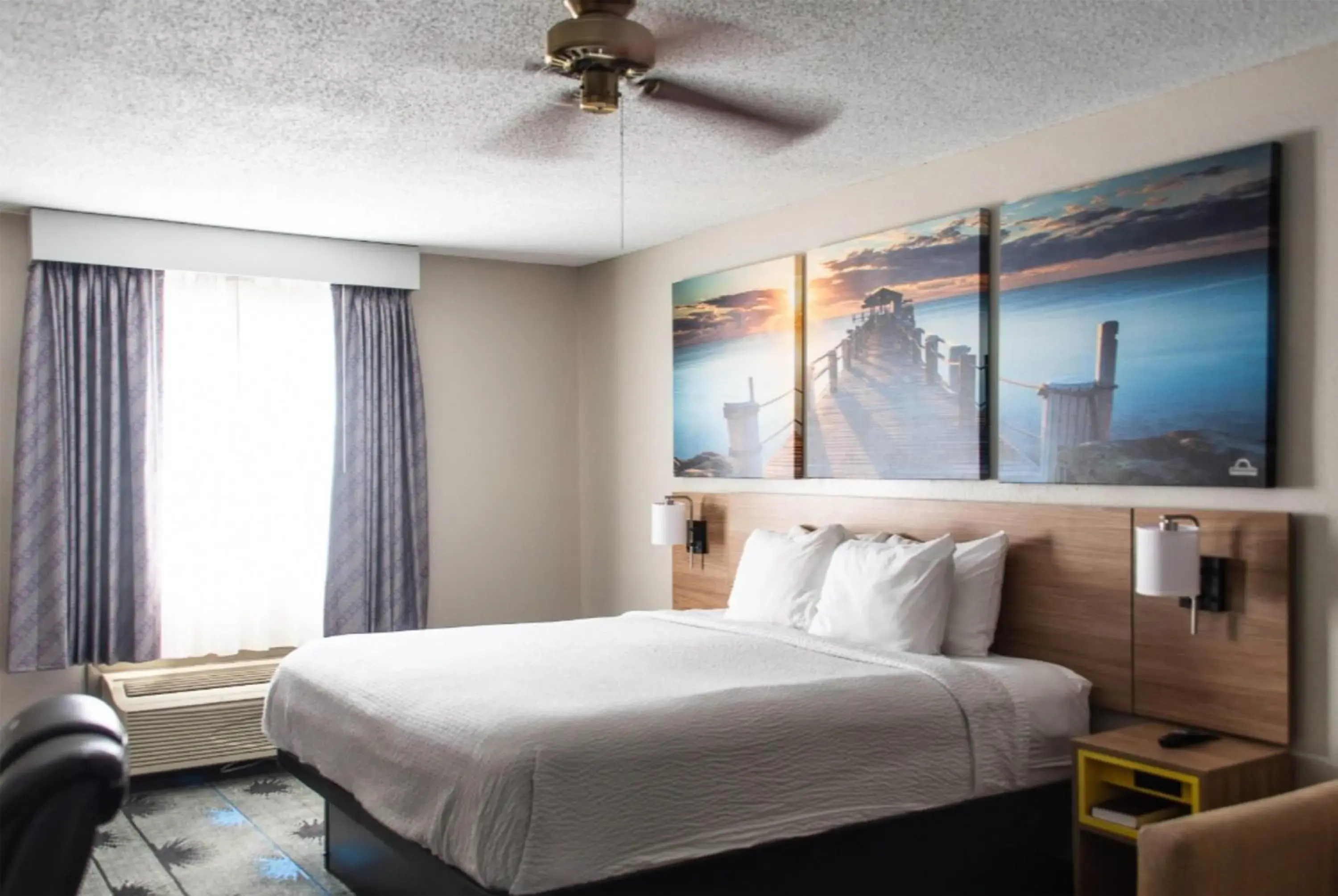 Deluxe King Room - Non-Smoking in Days Inn by Wyndham Troy Deluxe King Room - Non-Smoking in Days Inn by Wyndham Troy