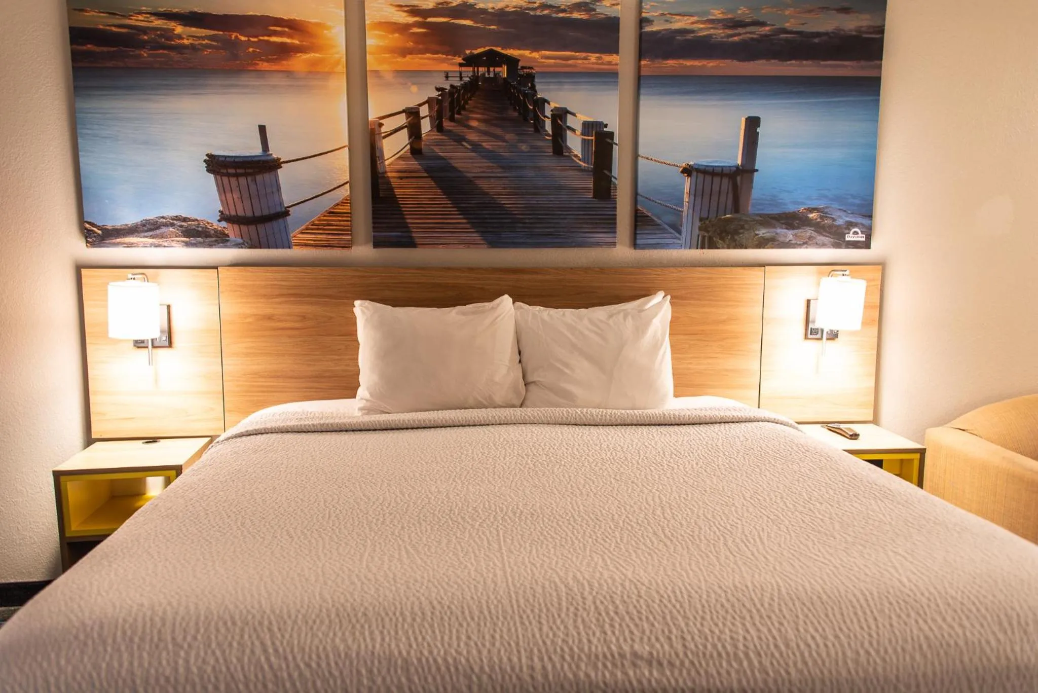 Property building, Bed in Days Inn by Wyndham Troy