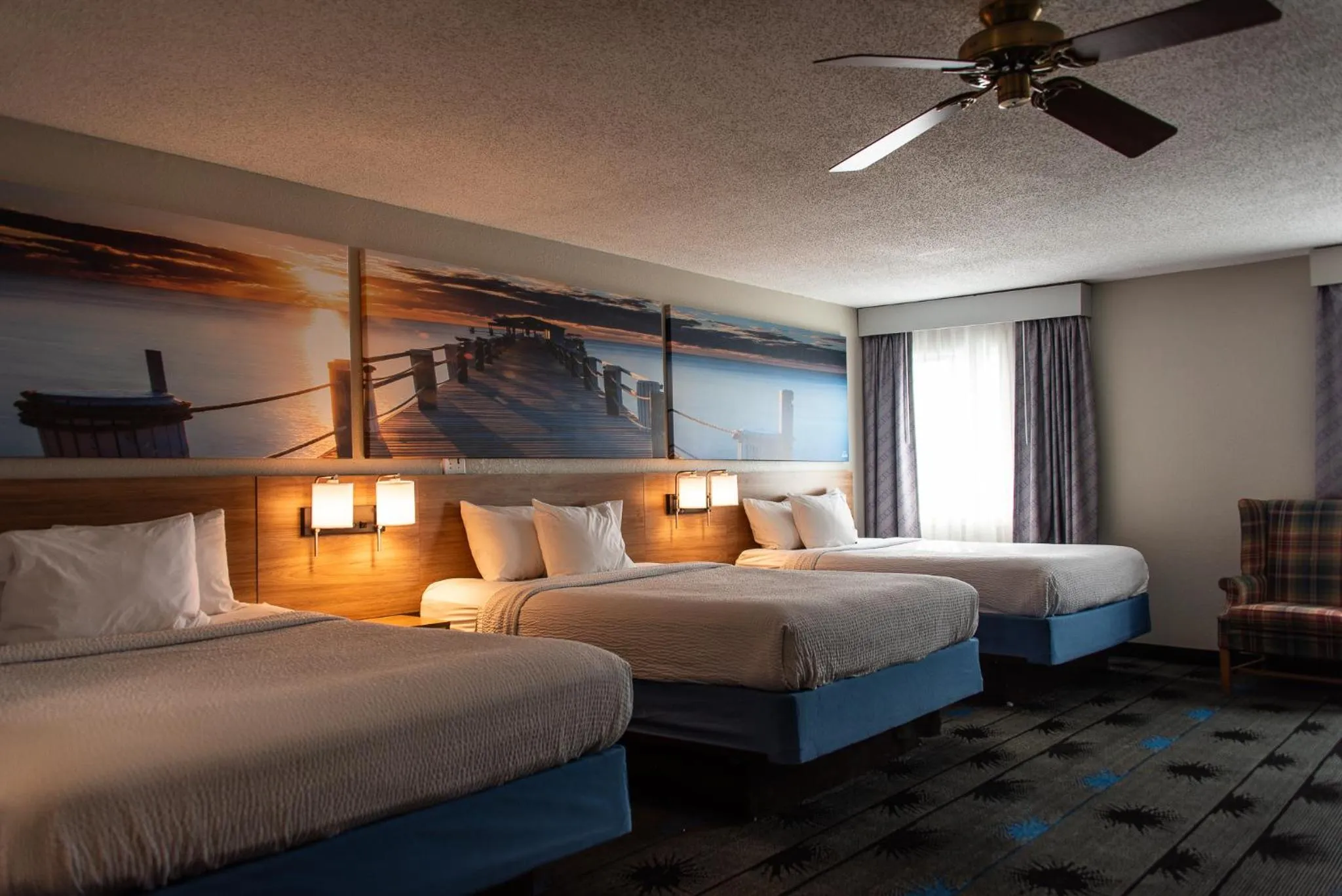 Property building, Bed in Days Inn by Wyndham Troy