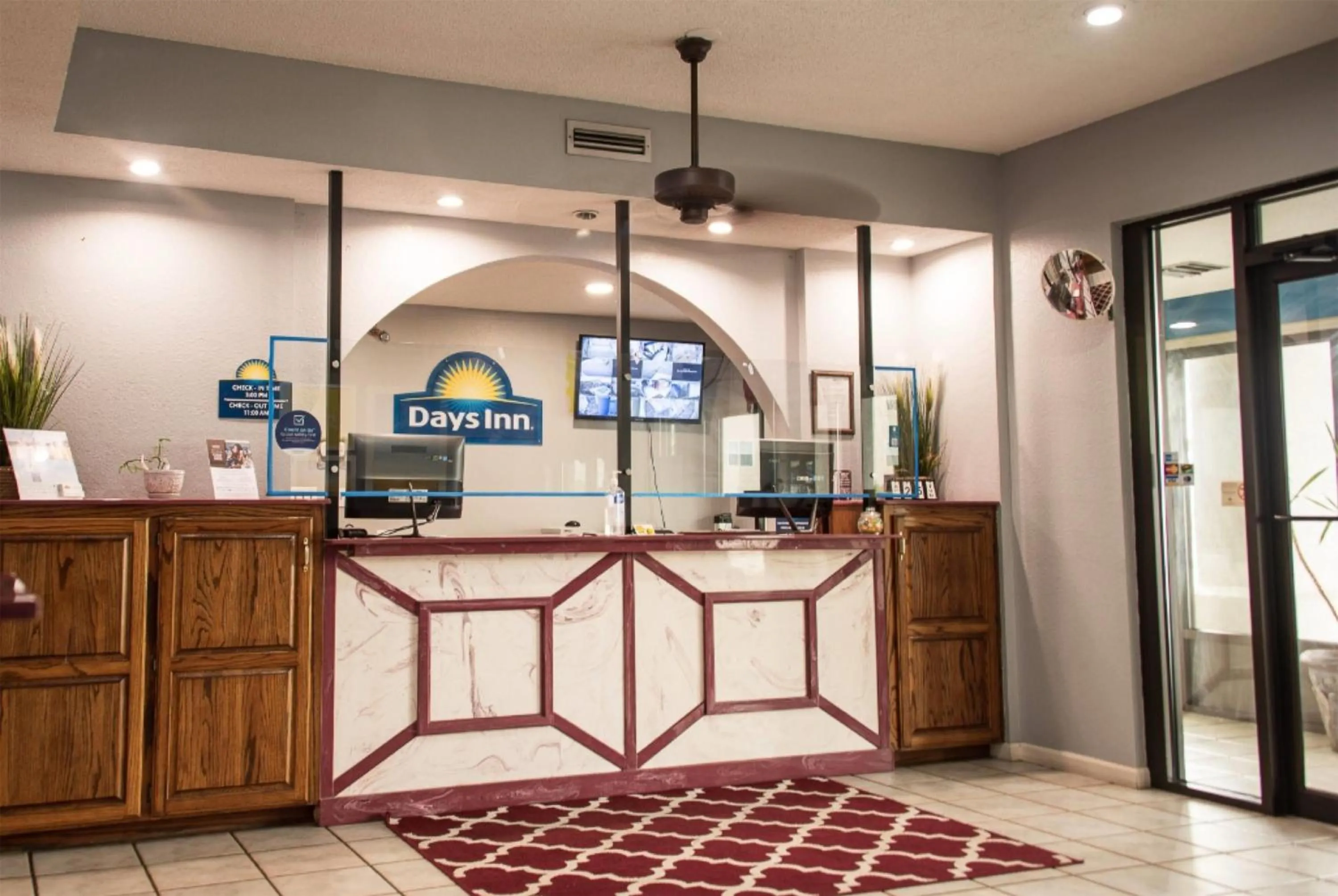 Lobby or reception in Days Inn by Wyndham Troy