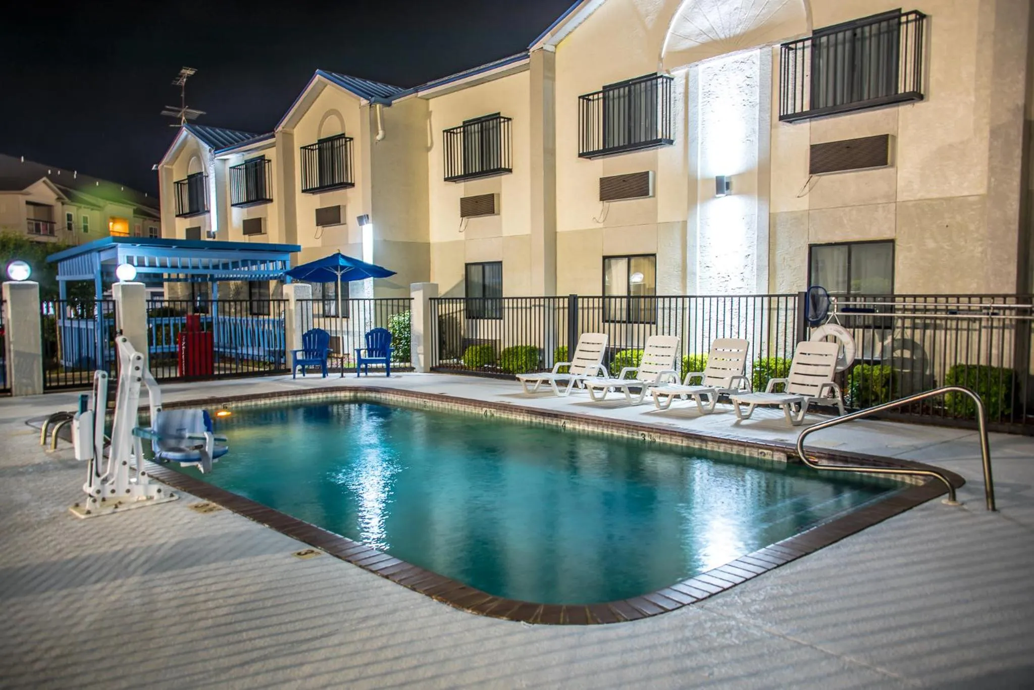 Property building in Days Inn by Wyndham Troy