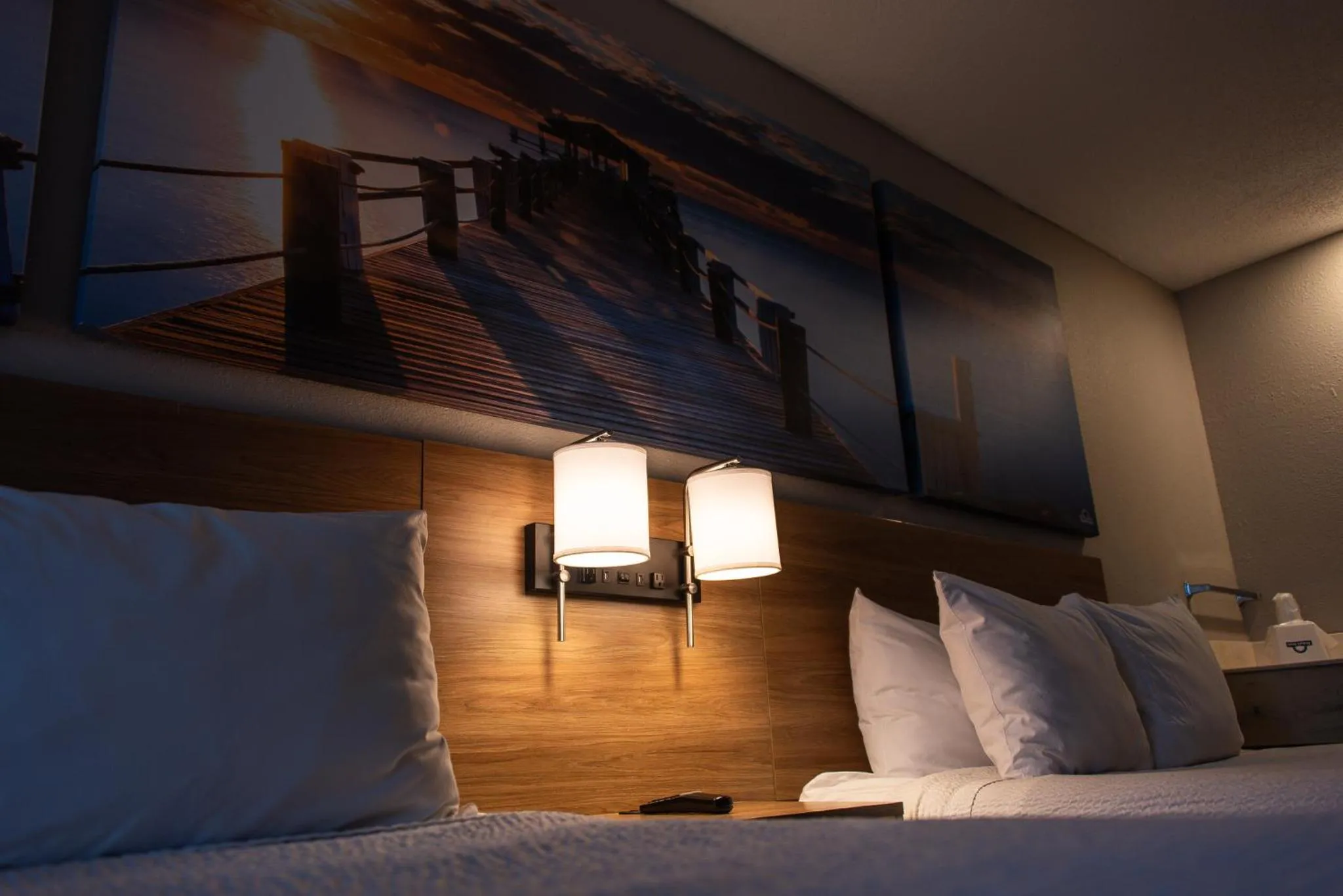 Property building, Bed in Days Inn by Wyndham Troy