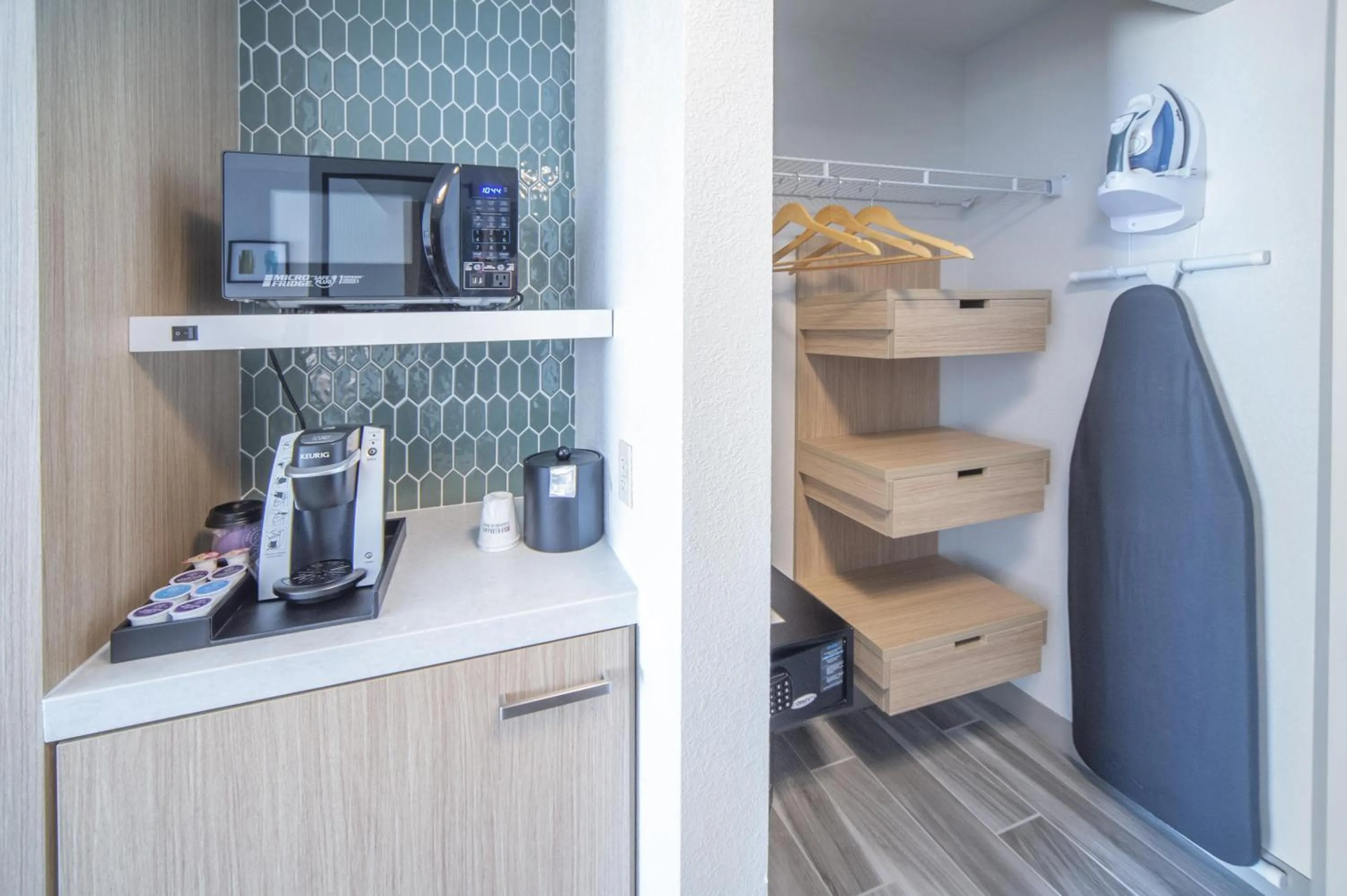 Photo of the whole room in Hilton Garden Inn Clifton Park