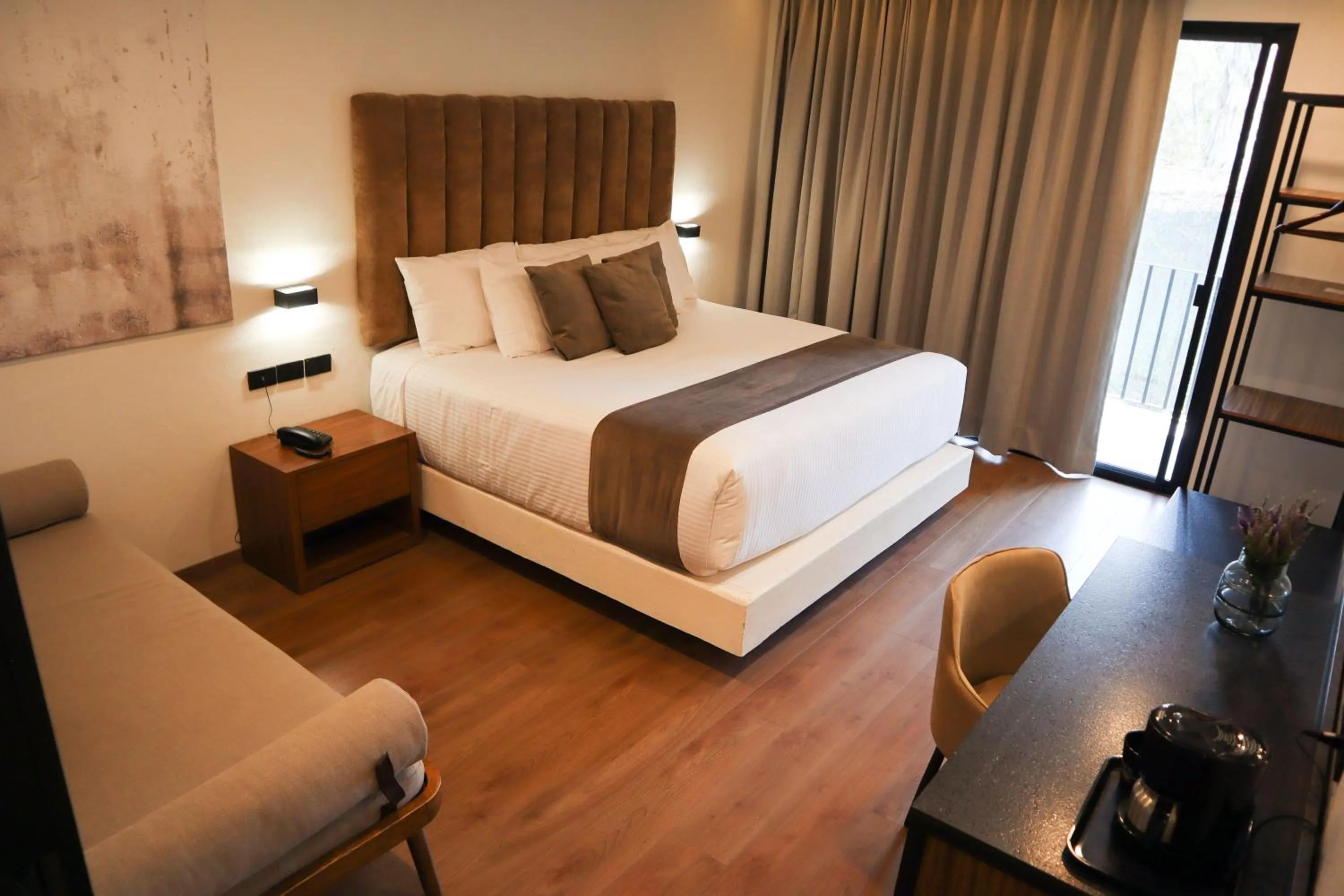 Photo of the whole room, Bed in Meson del Valle