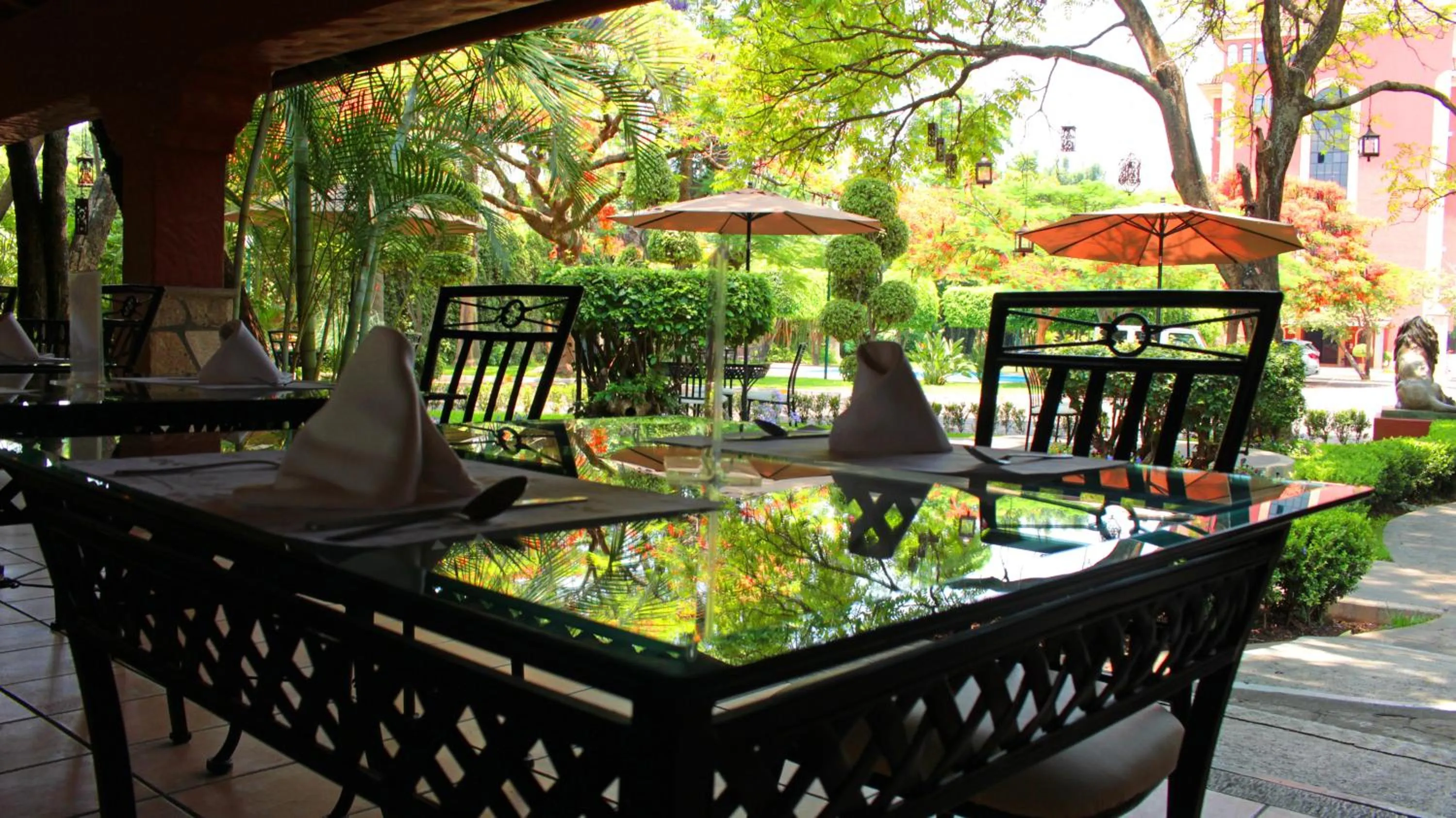 Restaurant/places to eat in Meson del Valle