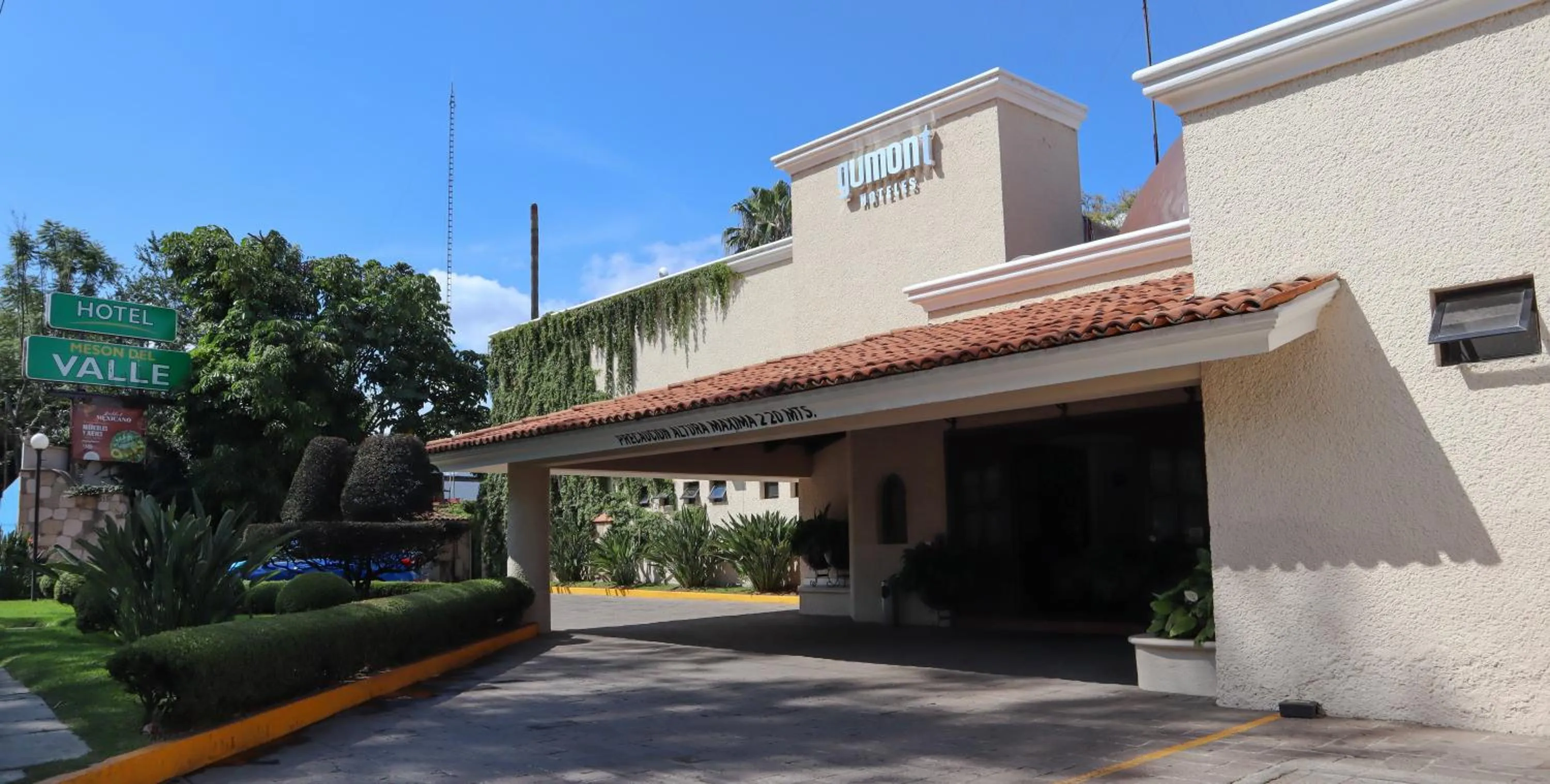 Facade/entrance in Meson del Valle