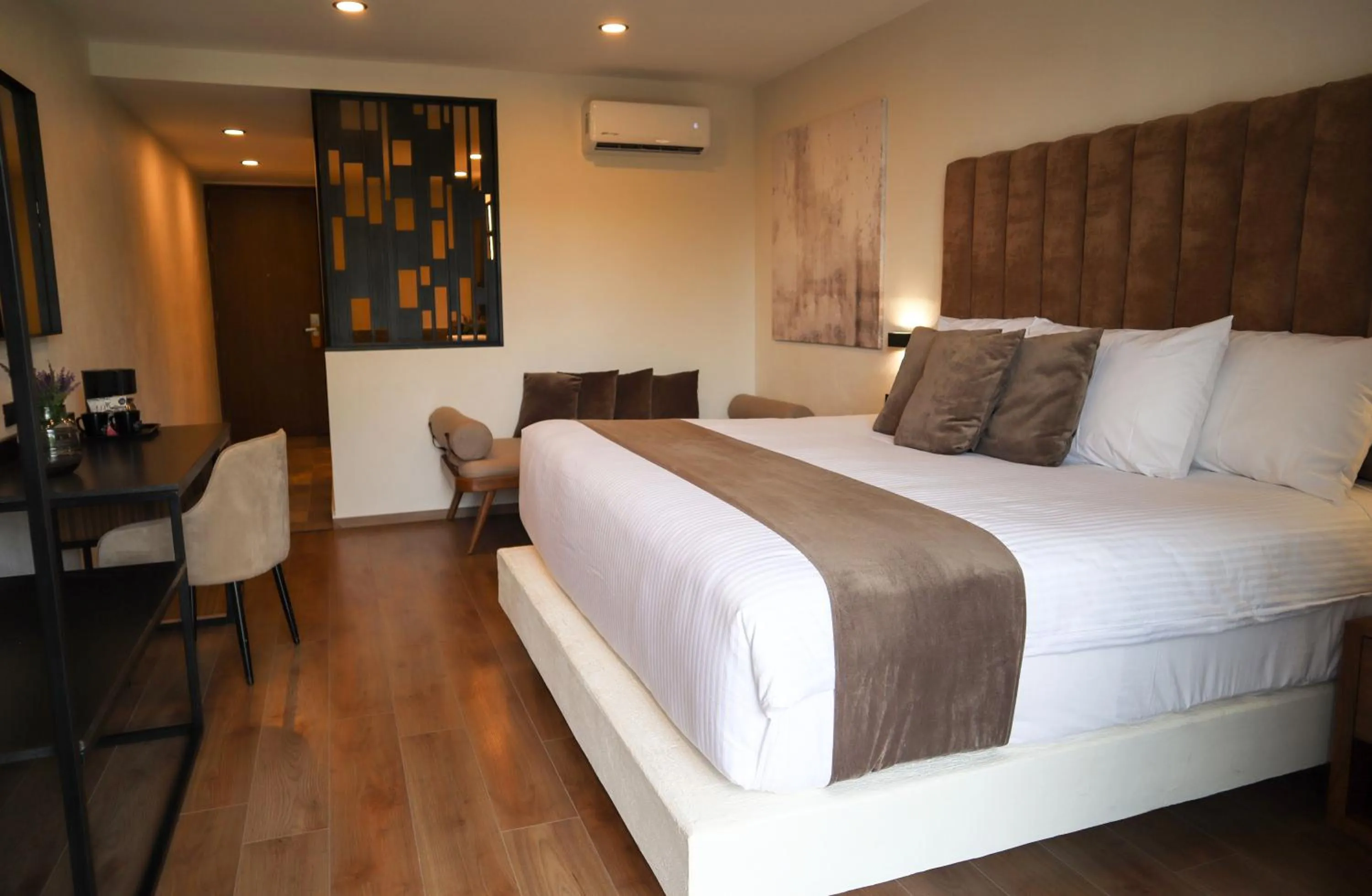 Photo of the whole room, Bed in Meson del Valle