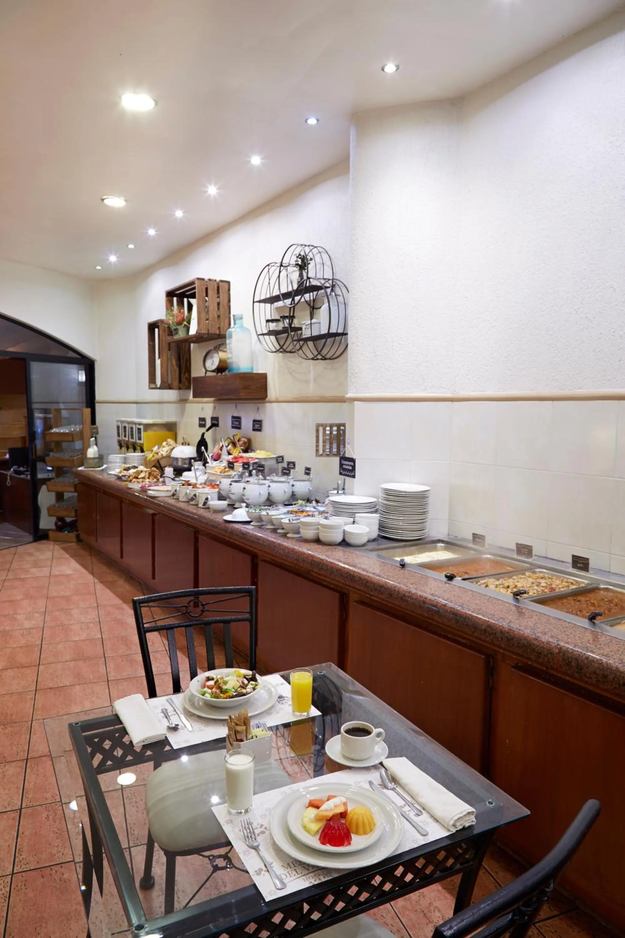 Restaurant/places to eat in Meson del Valle