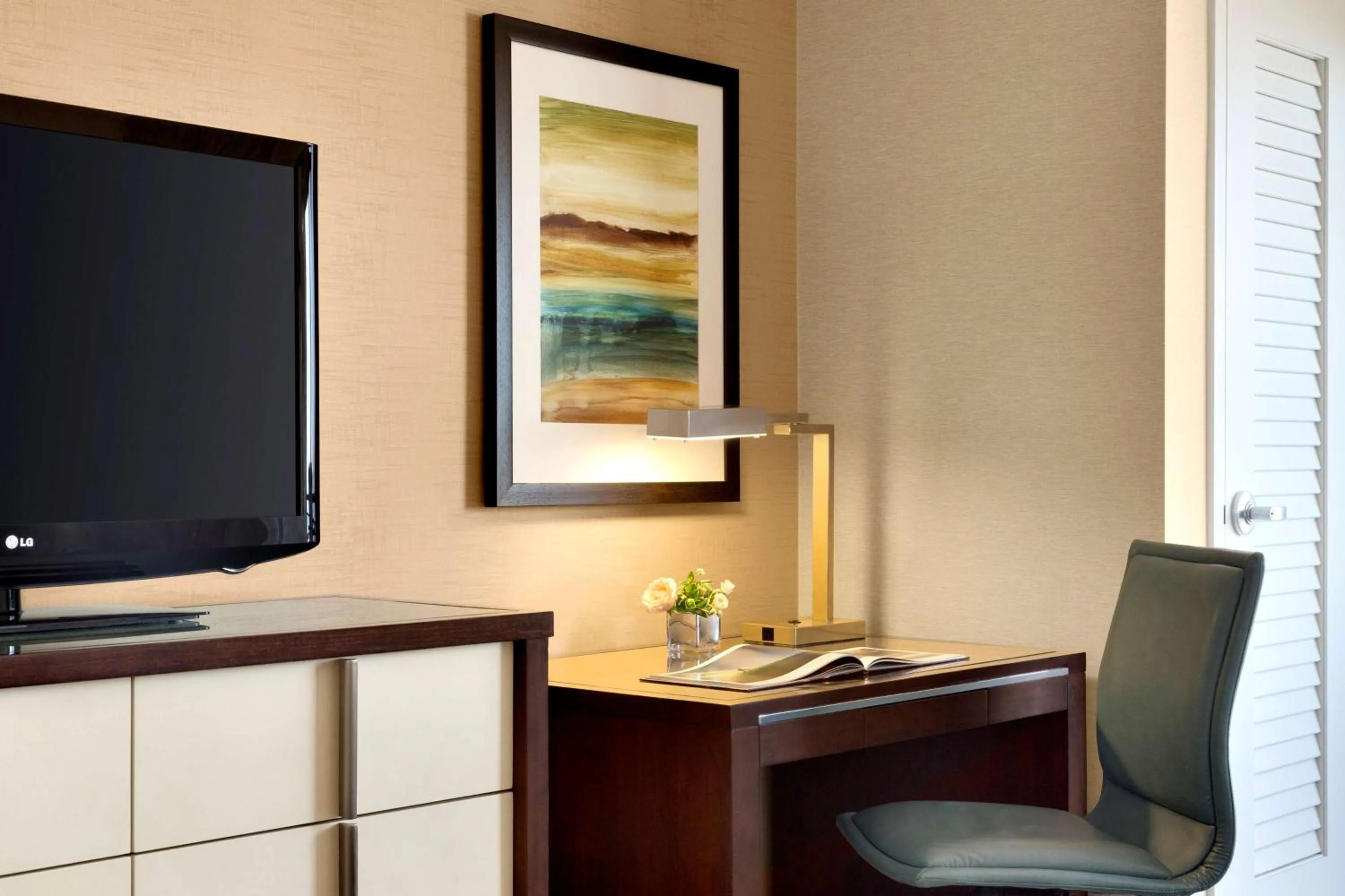 Bed in Cape Rey Carlsbad Beach, A Hilton Resort & Spa