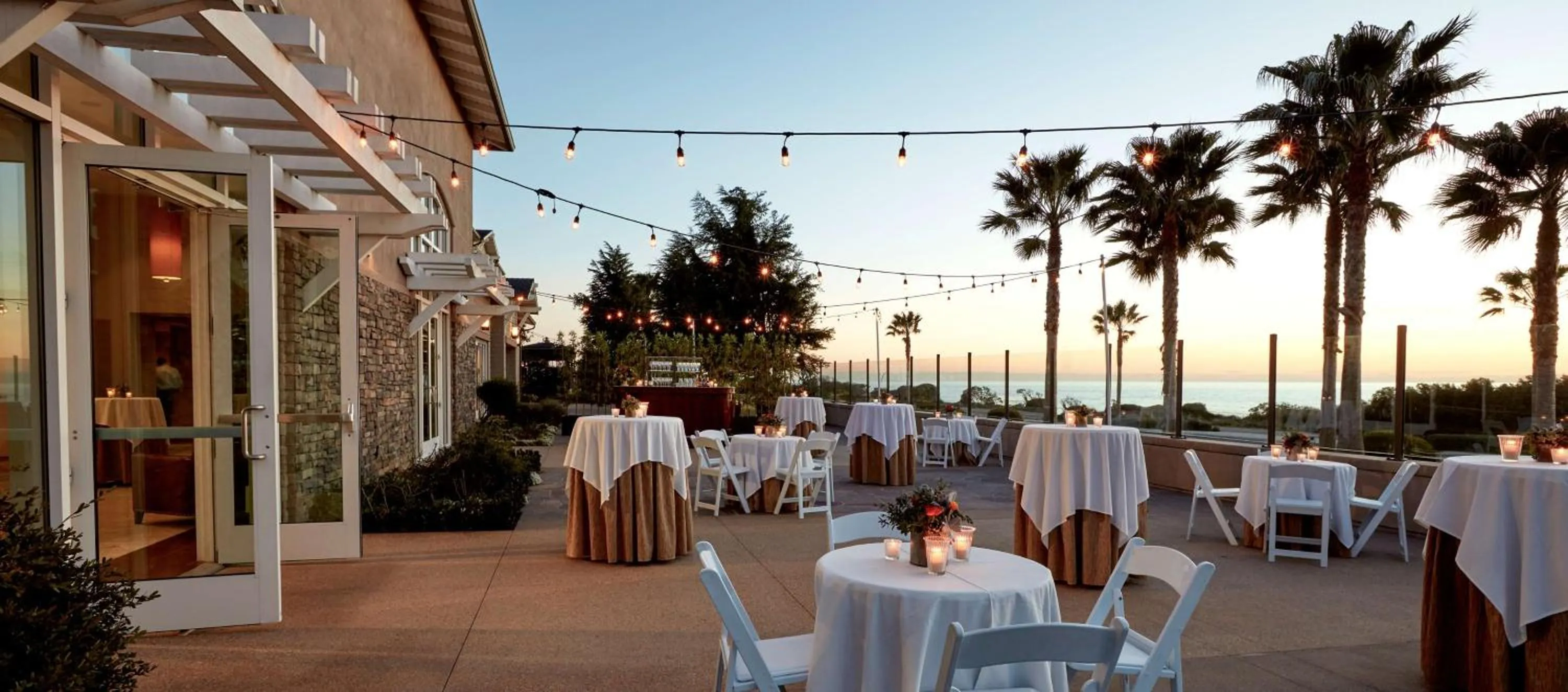 Dining area in Cape Rey Carlsbad Beach, A Hilton Resort & Spa